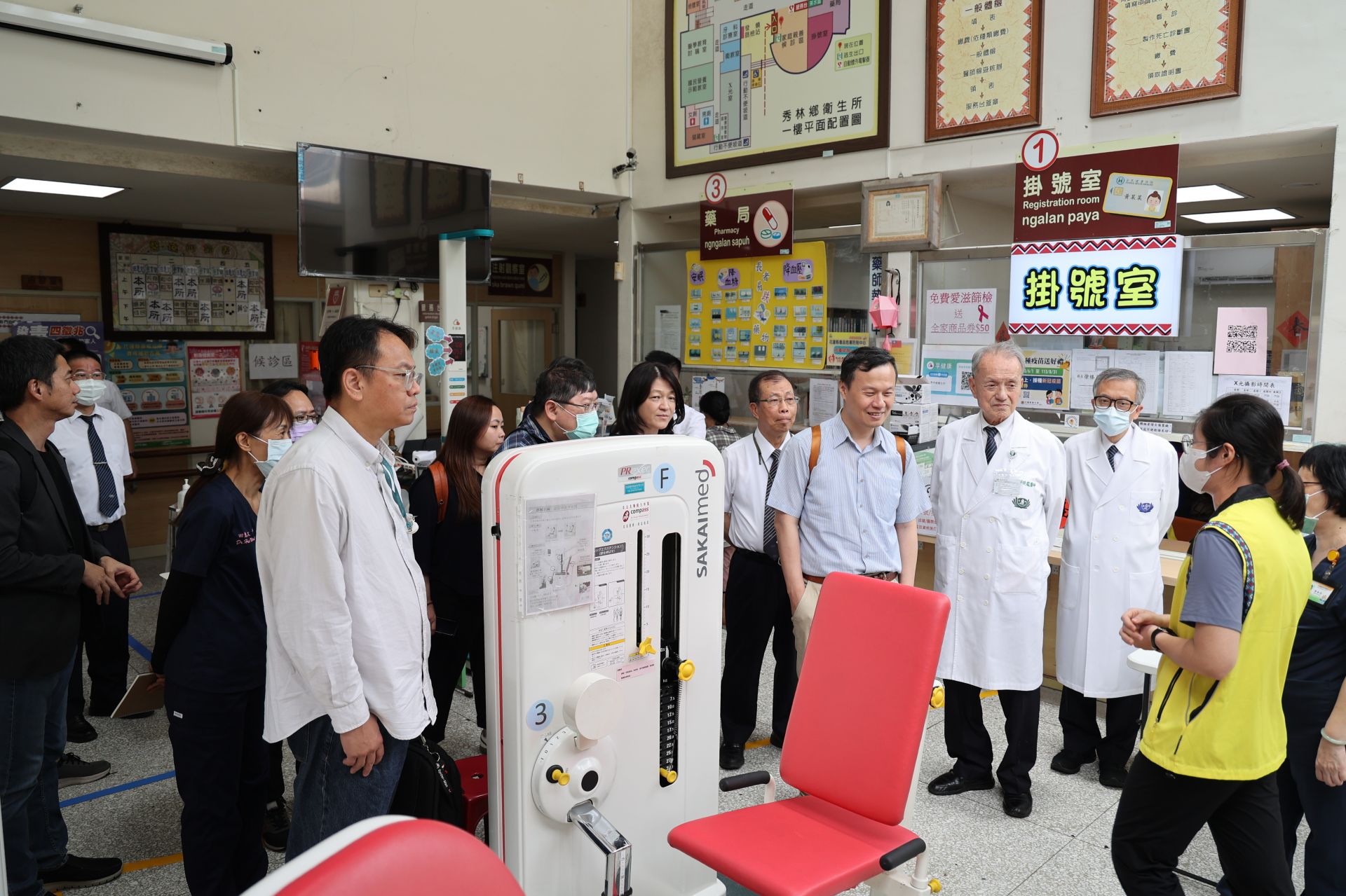 花蓮慈濟醫院承接「健康福祉科技整合照護示範場域計畫」已邁入第7年，結合資通訊科技產業，以全人全程概念導入社區醫療服務，打破地域限制造福無數東部偏鄉居民，吸引衛生福利部資訊處、工研院、無人機等所屬團隊，於8日特別到示範場域花蓮縣秀林鄉衛生所實地訪查，並與慈濟醫療法人、慈濟基金會、花蓮慈院、臺北慈院、大林慈院進行交流。