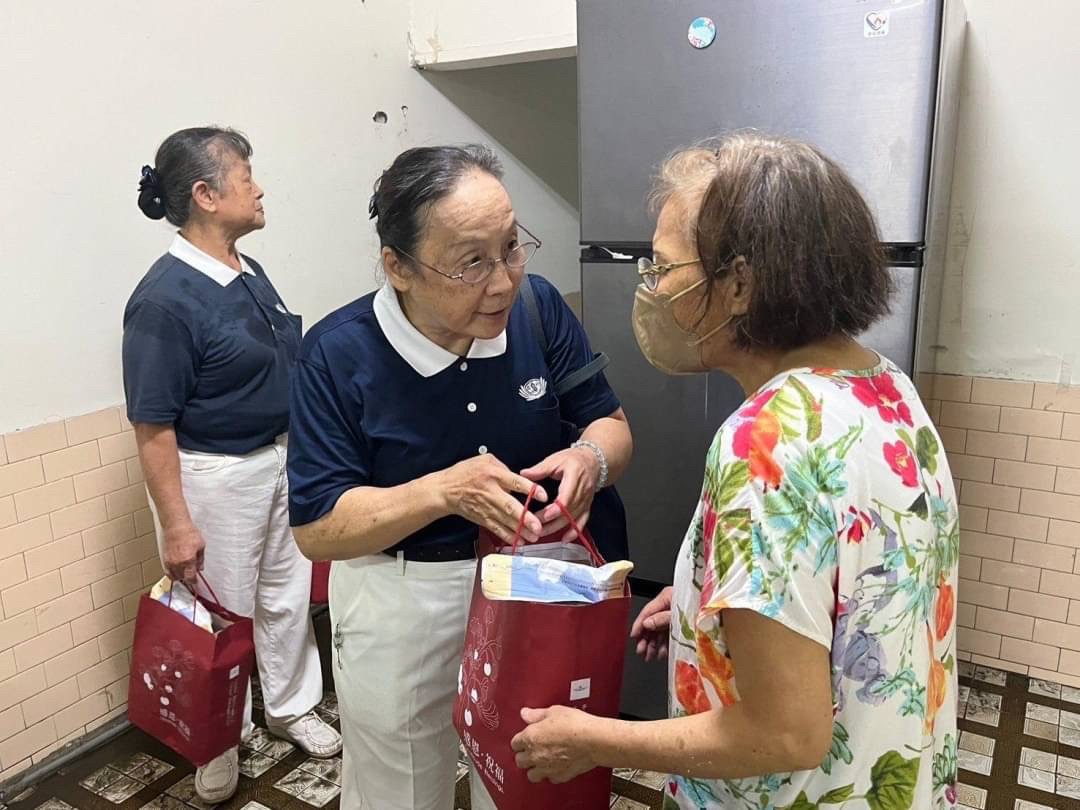 慈濟基金會表示，面對凱米颱風，「慈濟高雄災害應變中心」提前做足應變措施，整頓糧食、物資以備不時之需，大雨過後確保平安後立即啟動關懷行動。