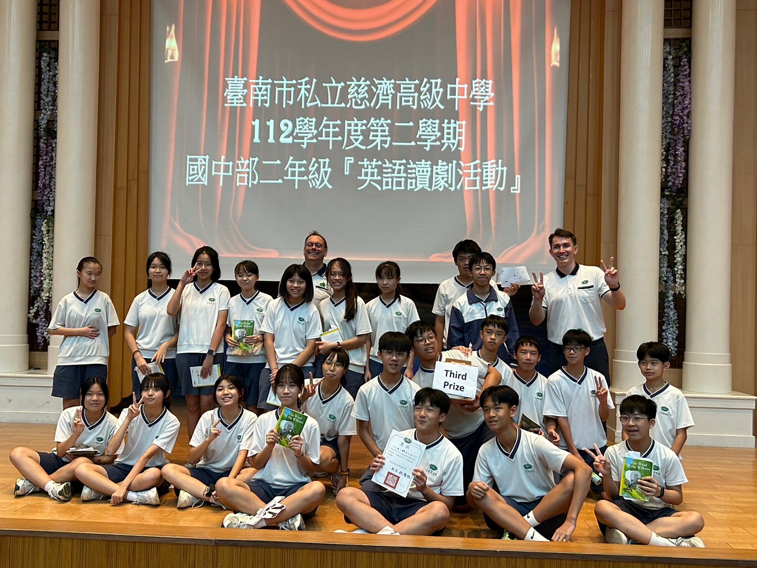 臺南慈中國二英語讀劇，展現多元活潑英語學習力。