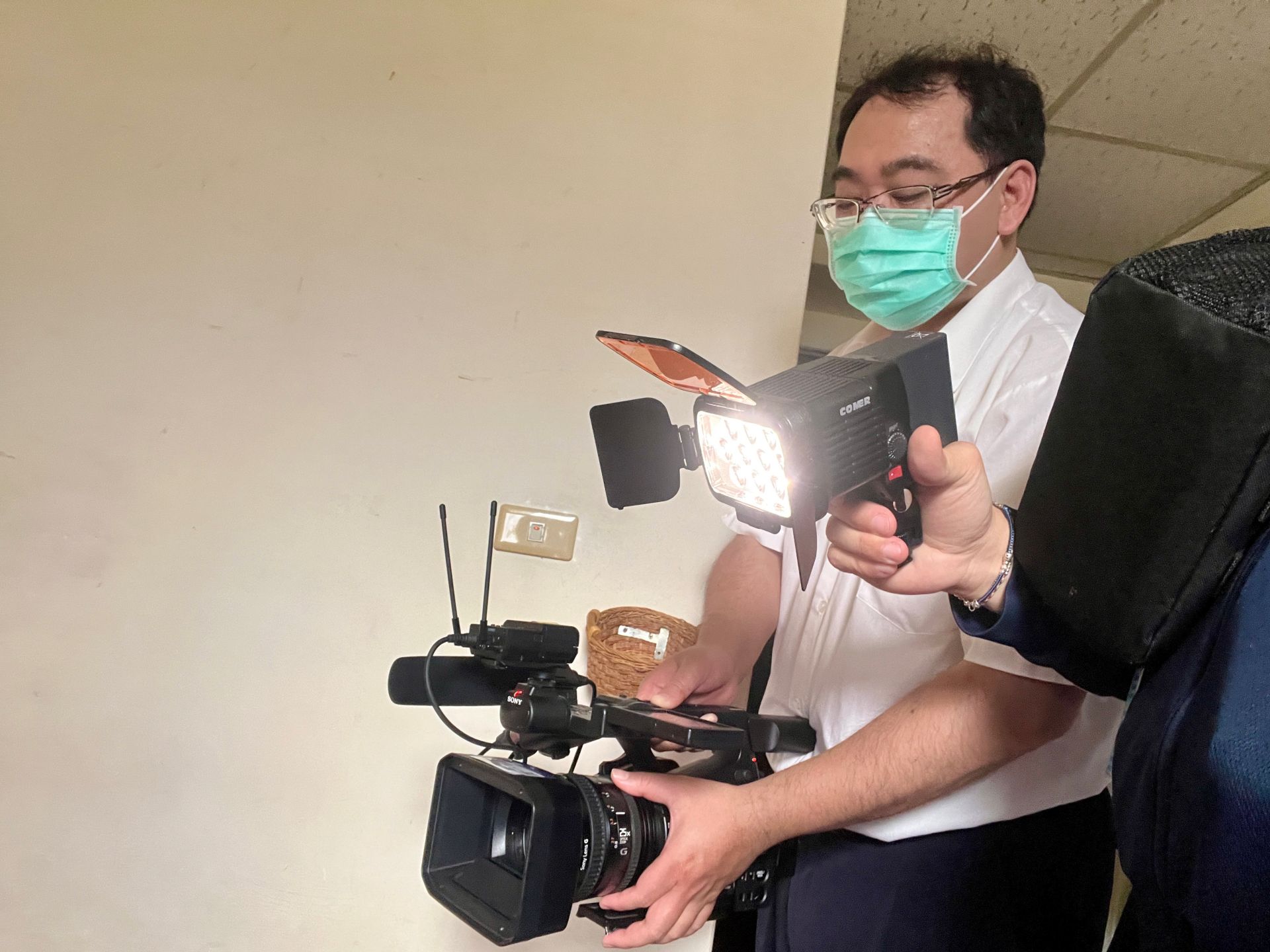花蓮慈濟醫院公共傳播室團隊承接製作影片的任務，花了一周的時間拍攝與後製，圓滿林永金想要幫助人的夢想。