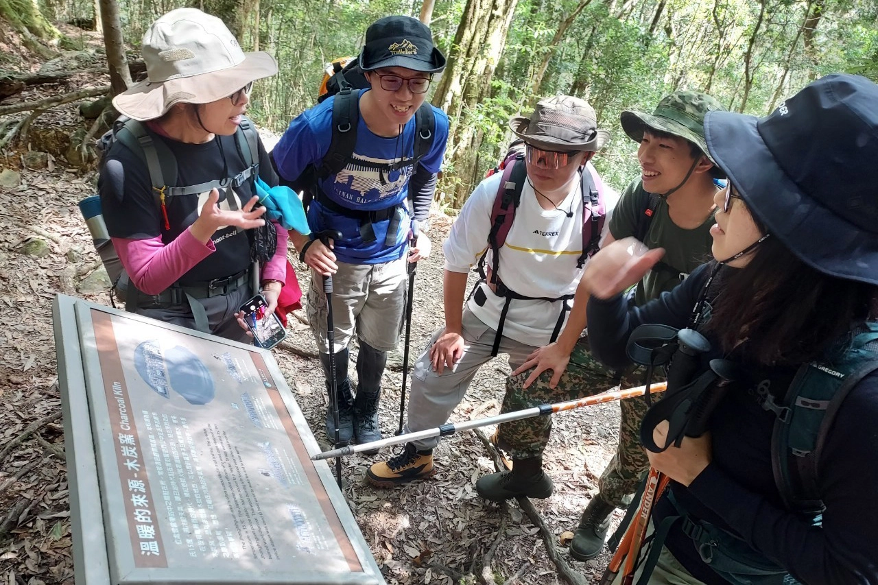 透過山野教育與LNT理念，實踐環境保育。