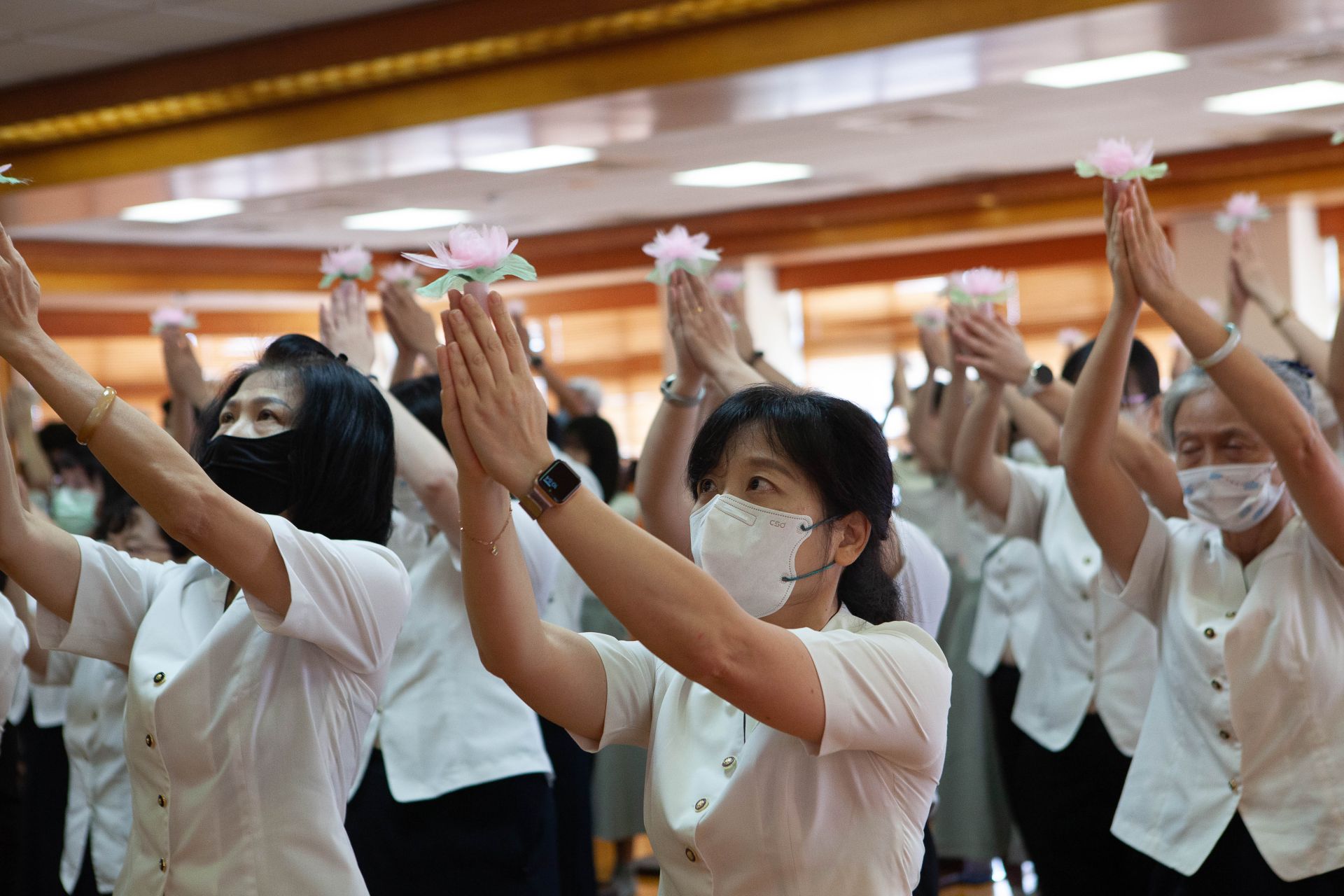 慈大舉辦浴佛 師生齊心共振祈願天下無災