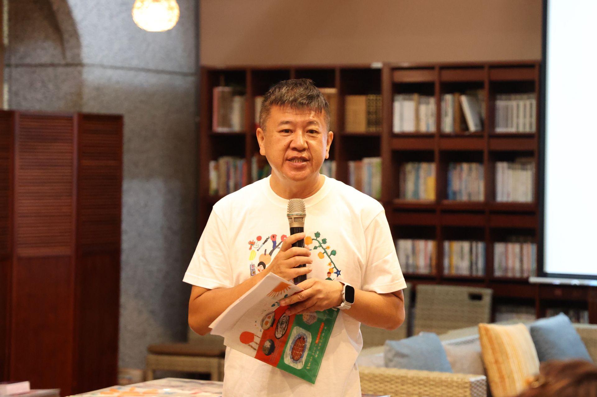 育田基金會花蓮中心主任周居禮說，希望透過藝術舒緩他們的身心，以及在抗癌路上，能更專注自己的心靈內在對話，也讓社會大眾了解癌症病人的生命歷程，進而去關心、同理他們。