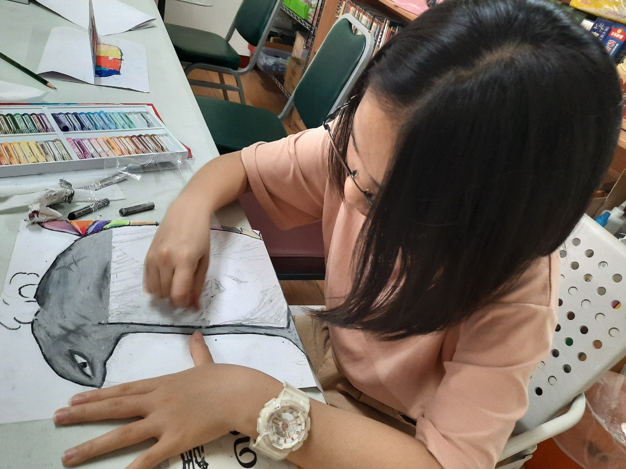小樺參與展望會方案活動。