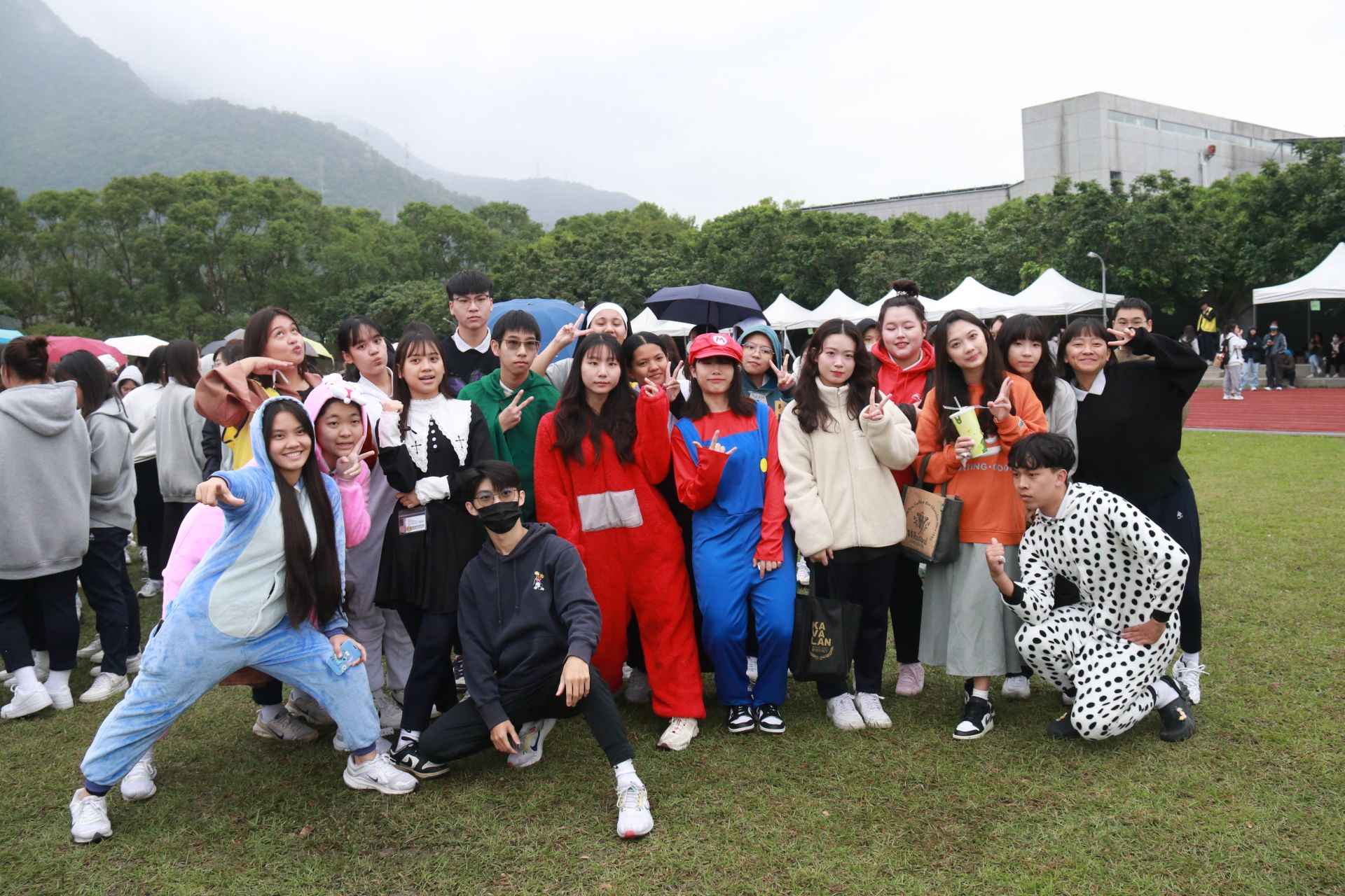 學生造型打扮吸睛