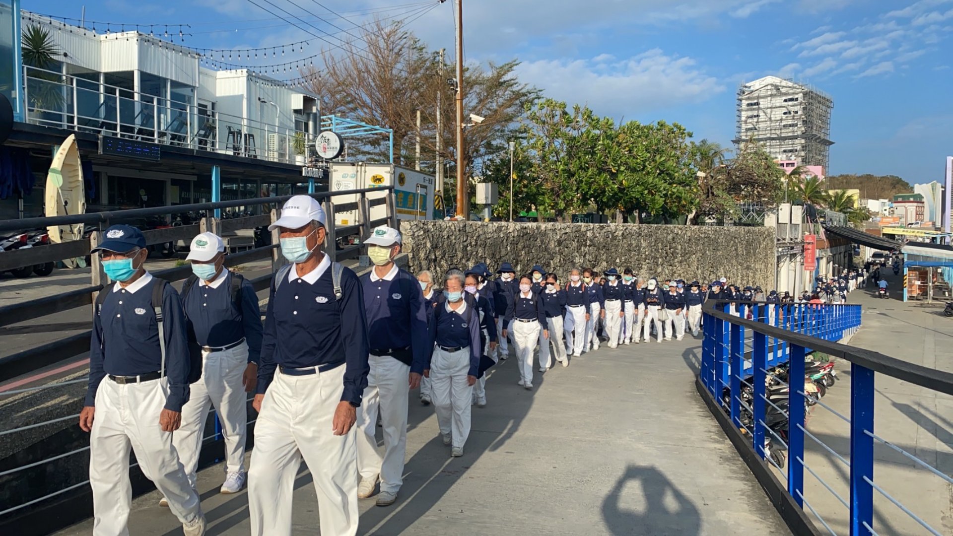 「山陀兒颱風」過後，慈濟屏東分會啟動渡海慈航，前往小琉球地區關懷，計有近200位志工與會。