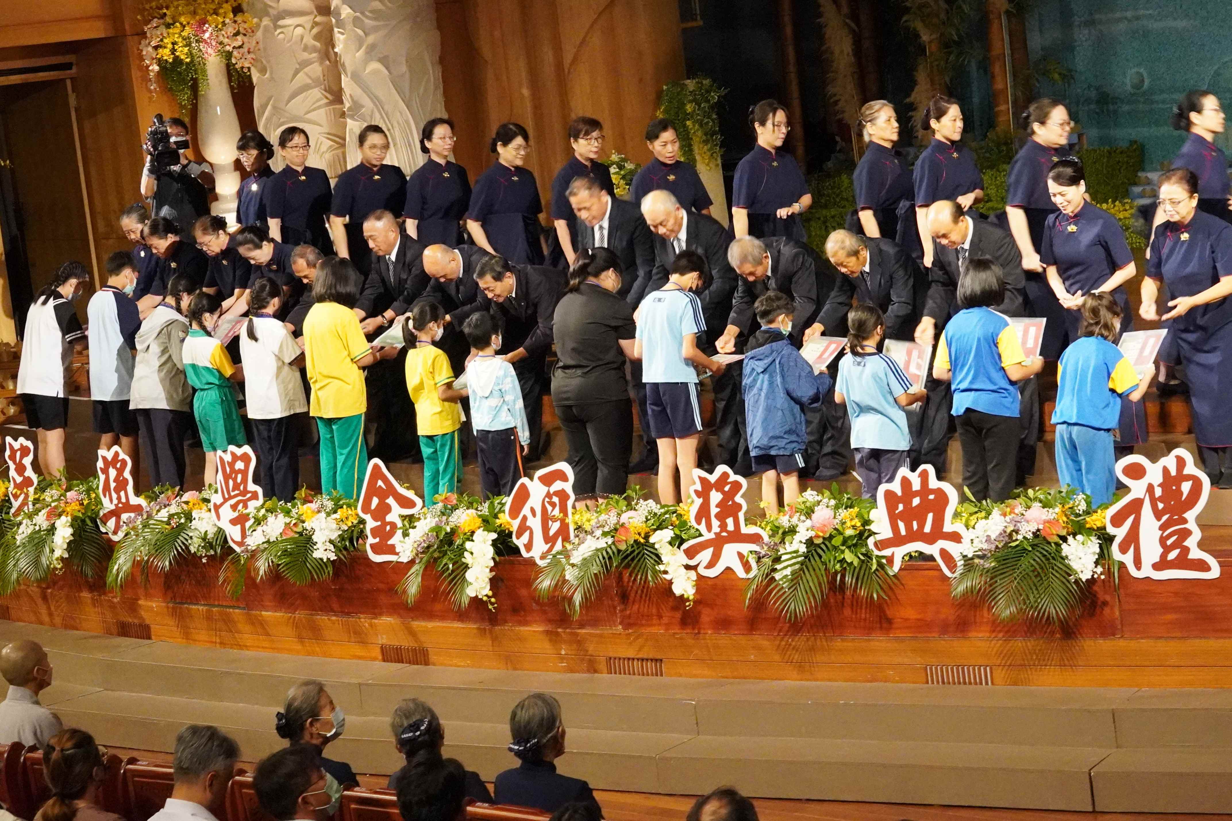 2024年首場慈濟新芽獎學金頒獎典禮於10月19日在花蓮靜思堂舉行。(圖為慈濟基金會提供)