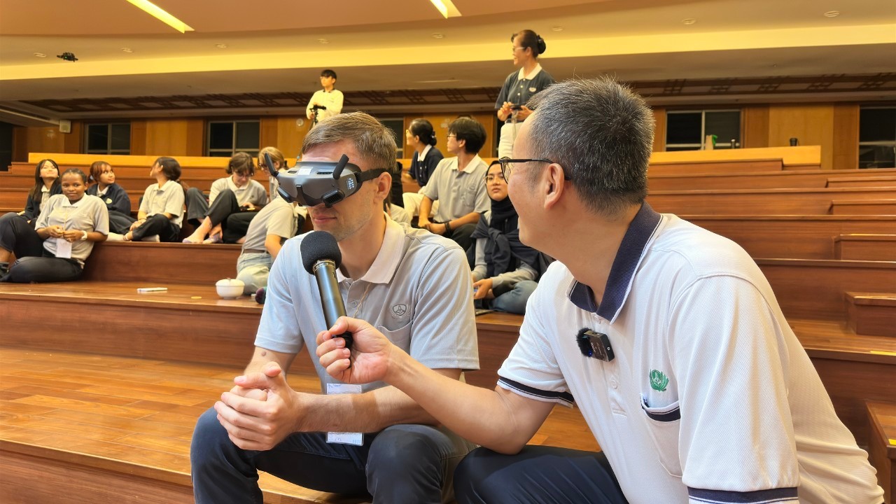 許峻嘉院長表示，希望透過空拍技術的學習與當地文化的接觸，拓展視野_0