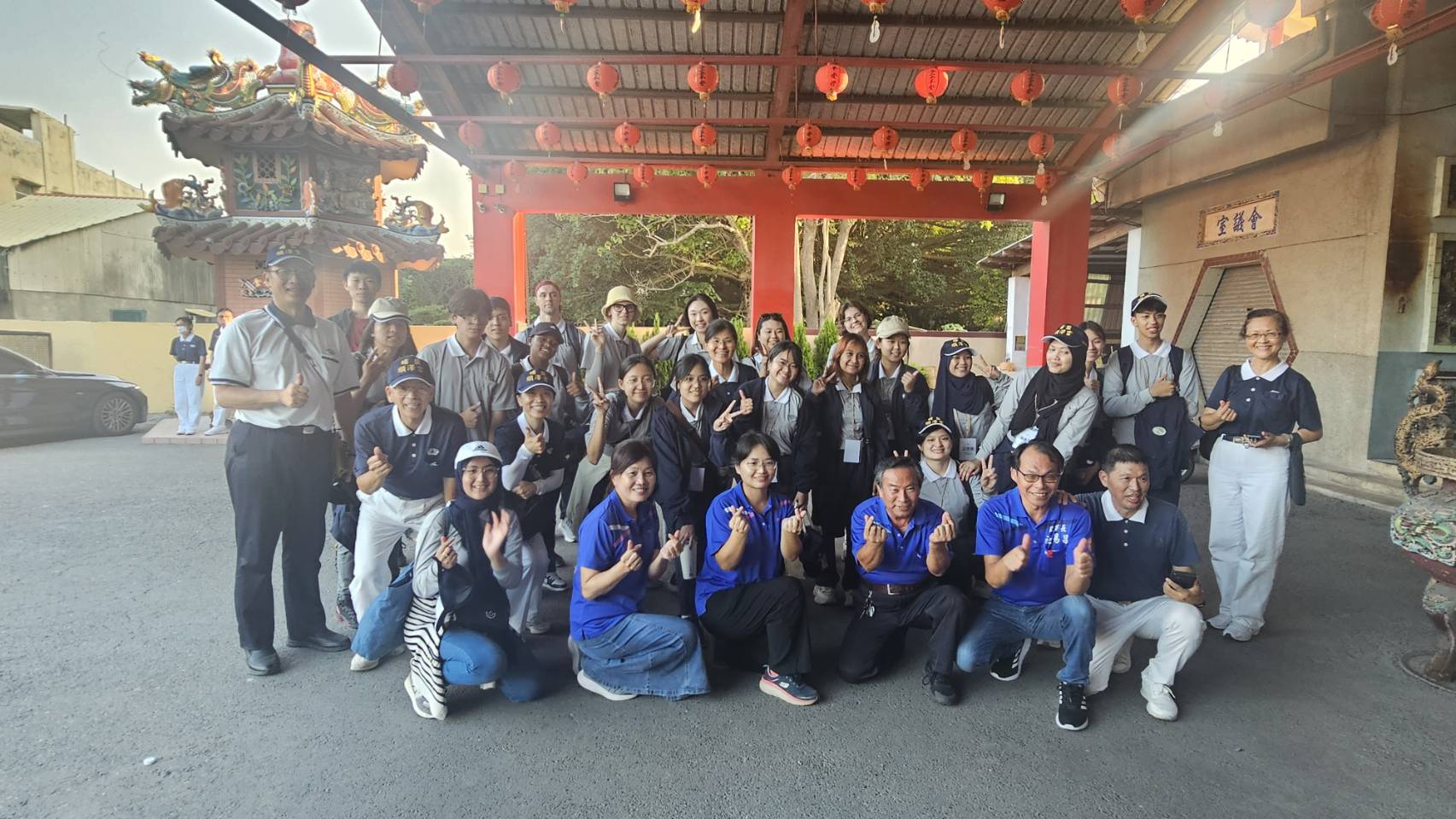 慈大21位國際學生，前往彰化、大甲進行為期三天的學習之旅。