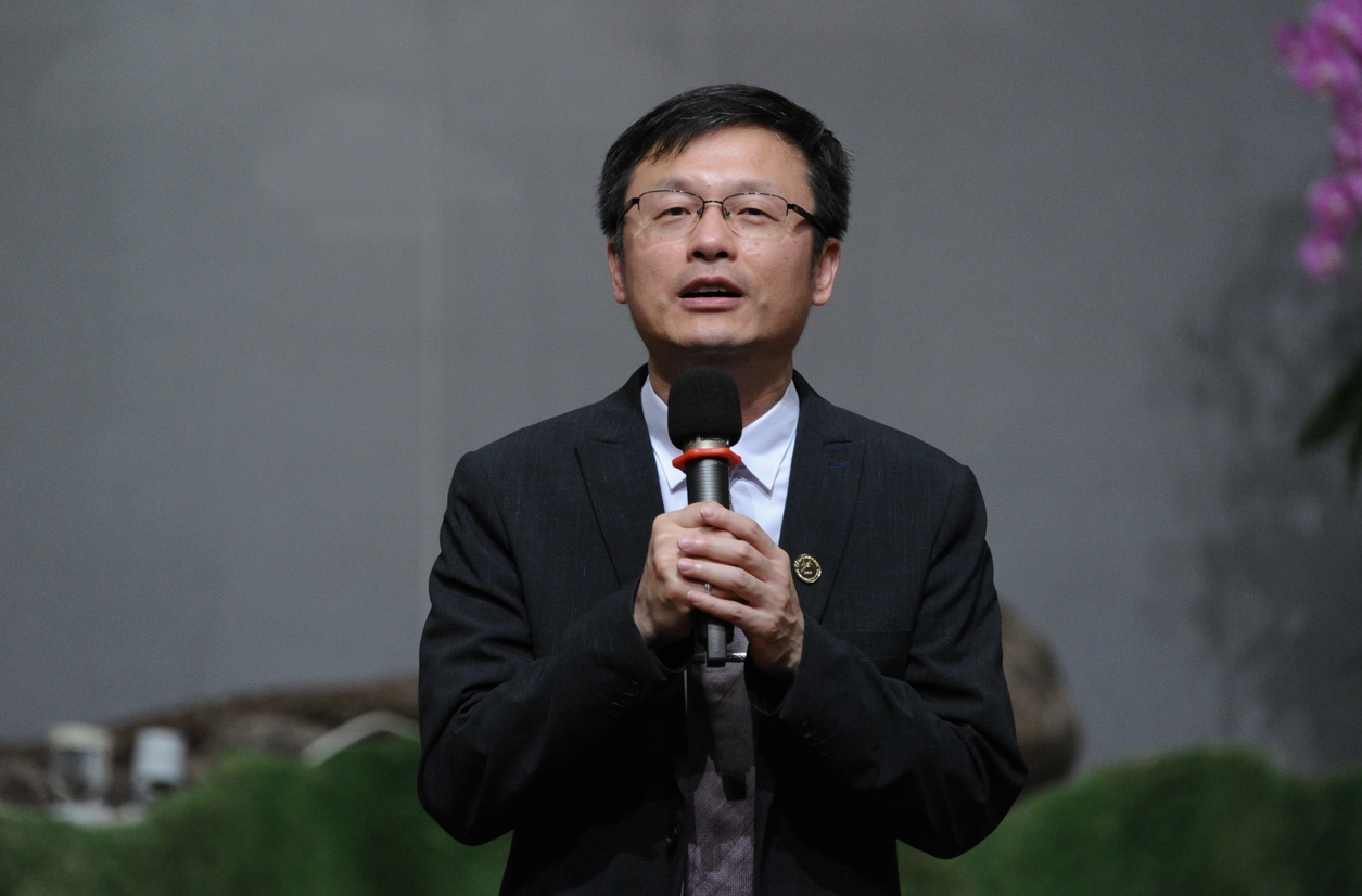 新北市教育局張明文局長上台致詞表示，感謝慈濟基金會及許多善心人士長期關懷弱勢家庭的孩子，讓他們在逆境中用功向上，將來用自己的力量改善家庭困境。