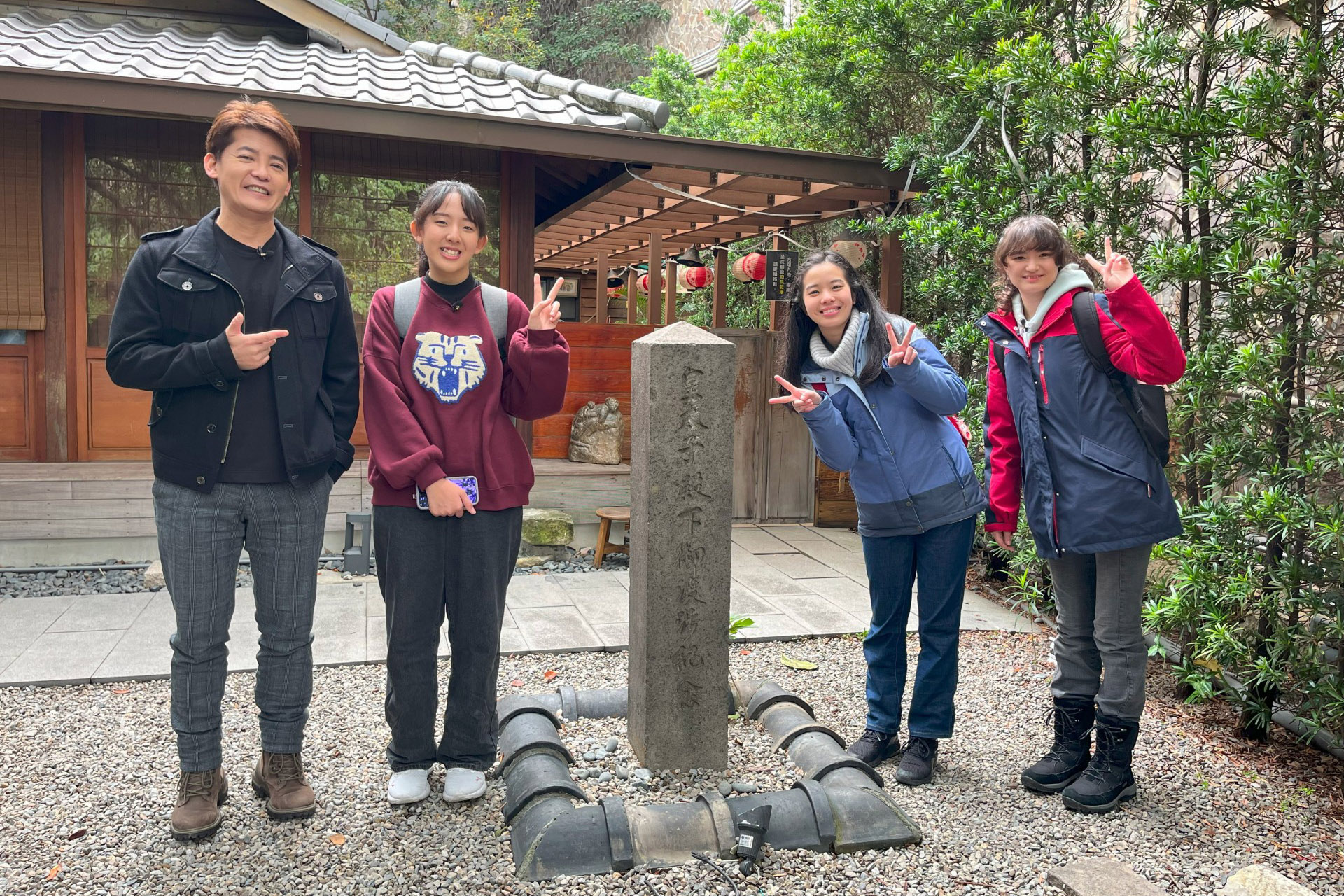 謝哲青更持續突破自我，去年推出全新外景型態