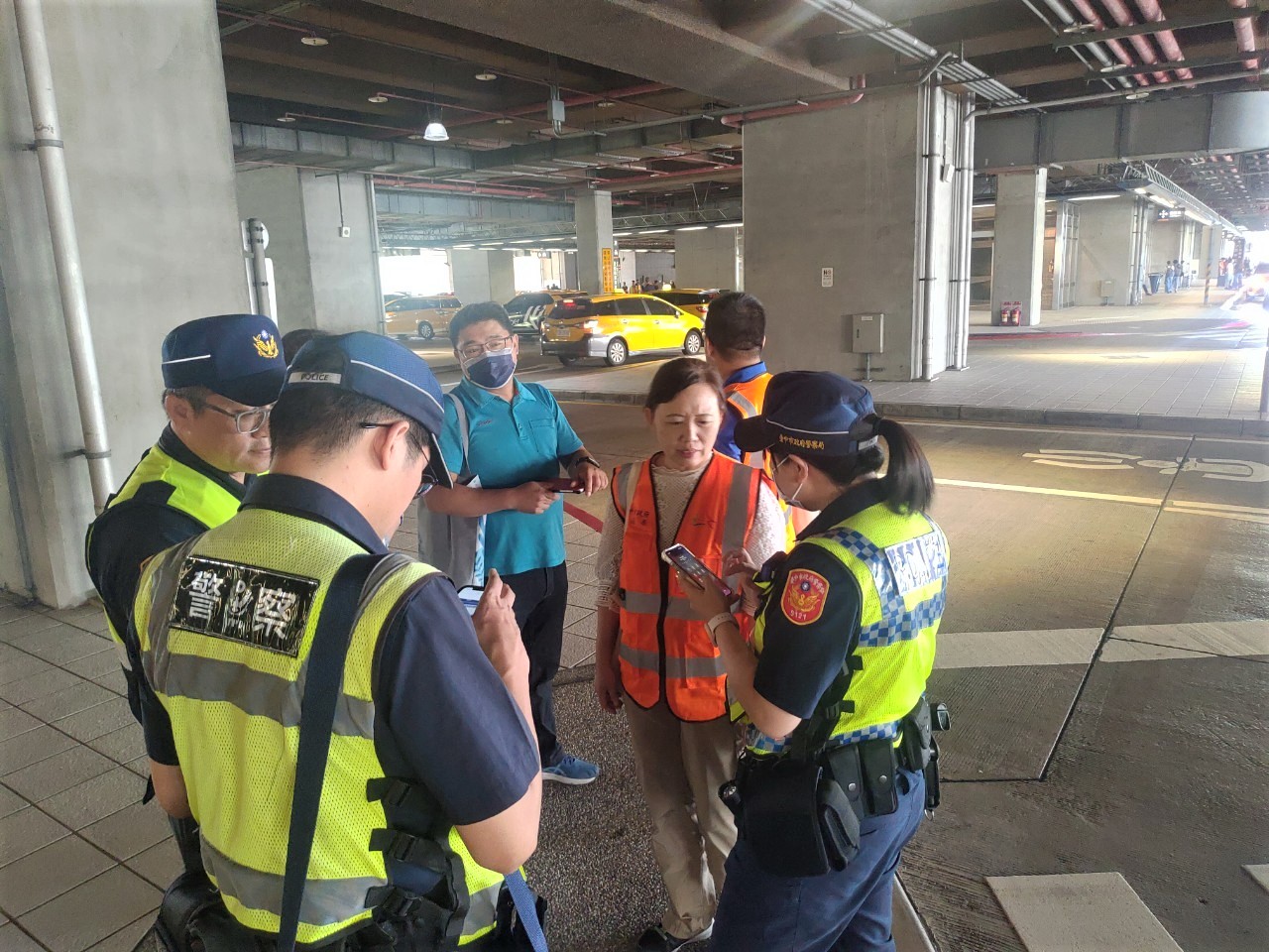 德國搜救隊參訪臺中市災害應變中心及救災救護指揮中心