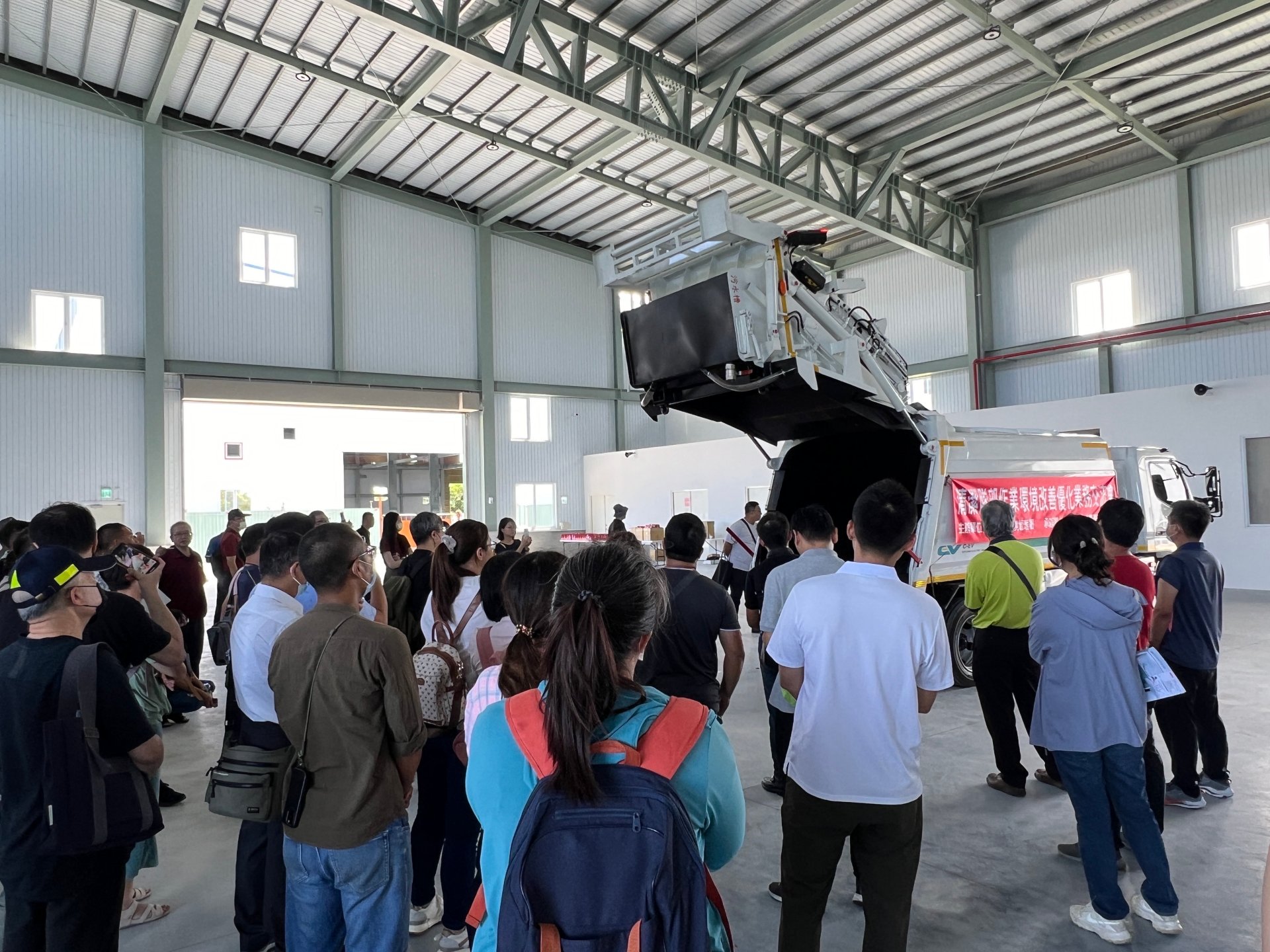 全電動垃圾車尾斗舉升