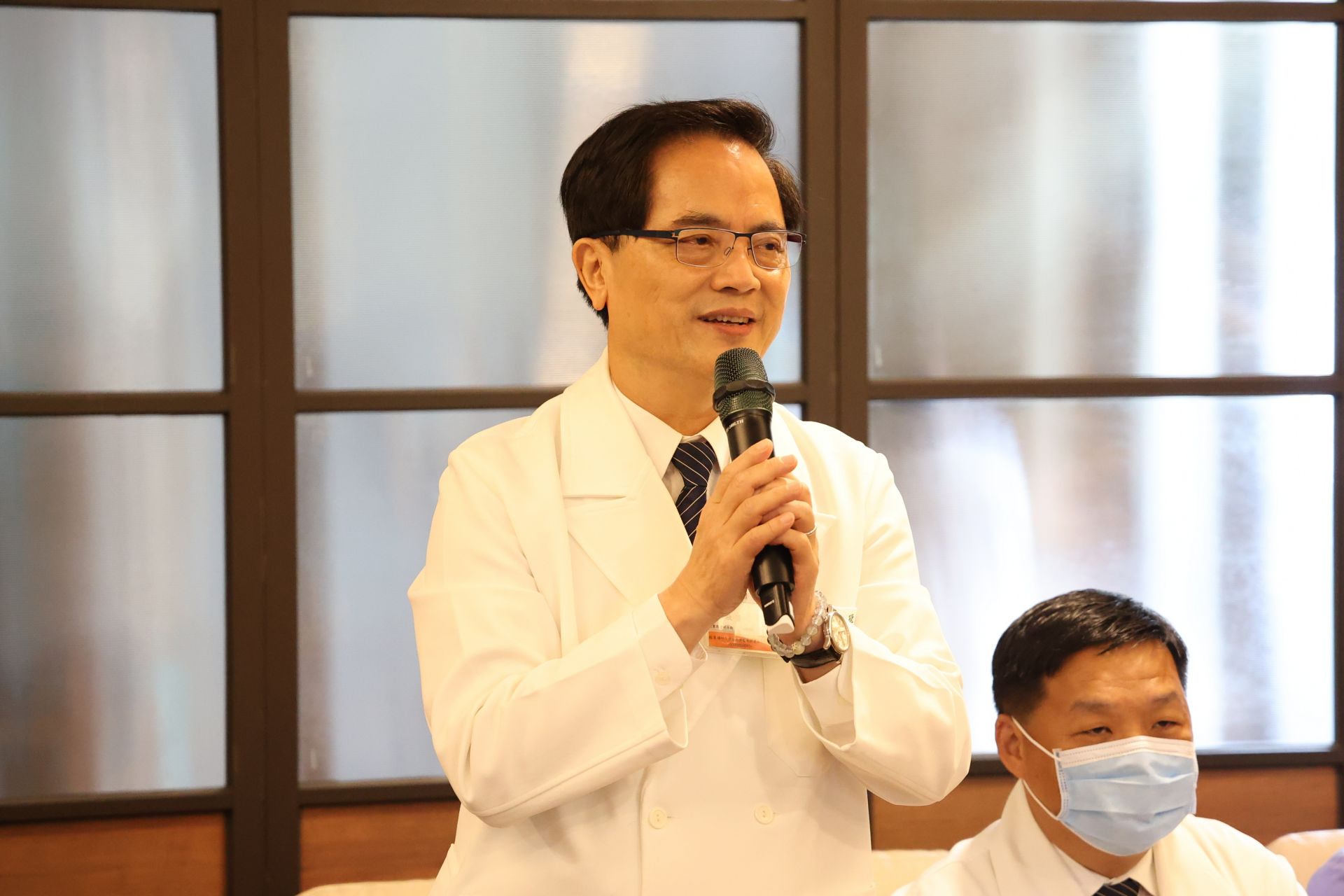 林欣榮院長表示，何美爺爺的每一張照片都何其珍貴，這不僅是他的人生歷程，也能從他的作品中感受到生命中的美好與溫暖。