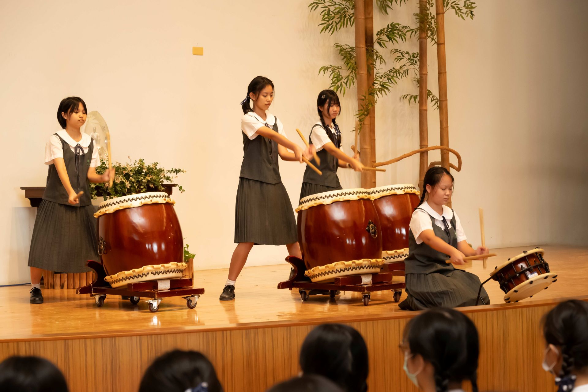 太鼓展演氣勢震天，為今日活動揭開序幕。