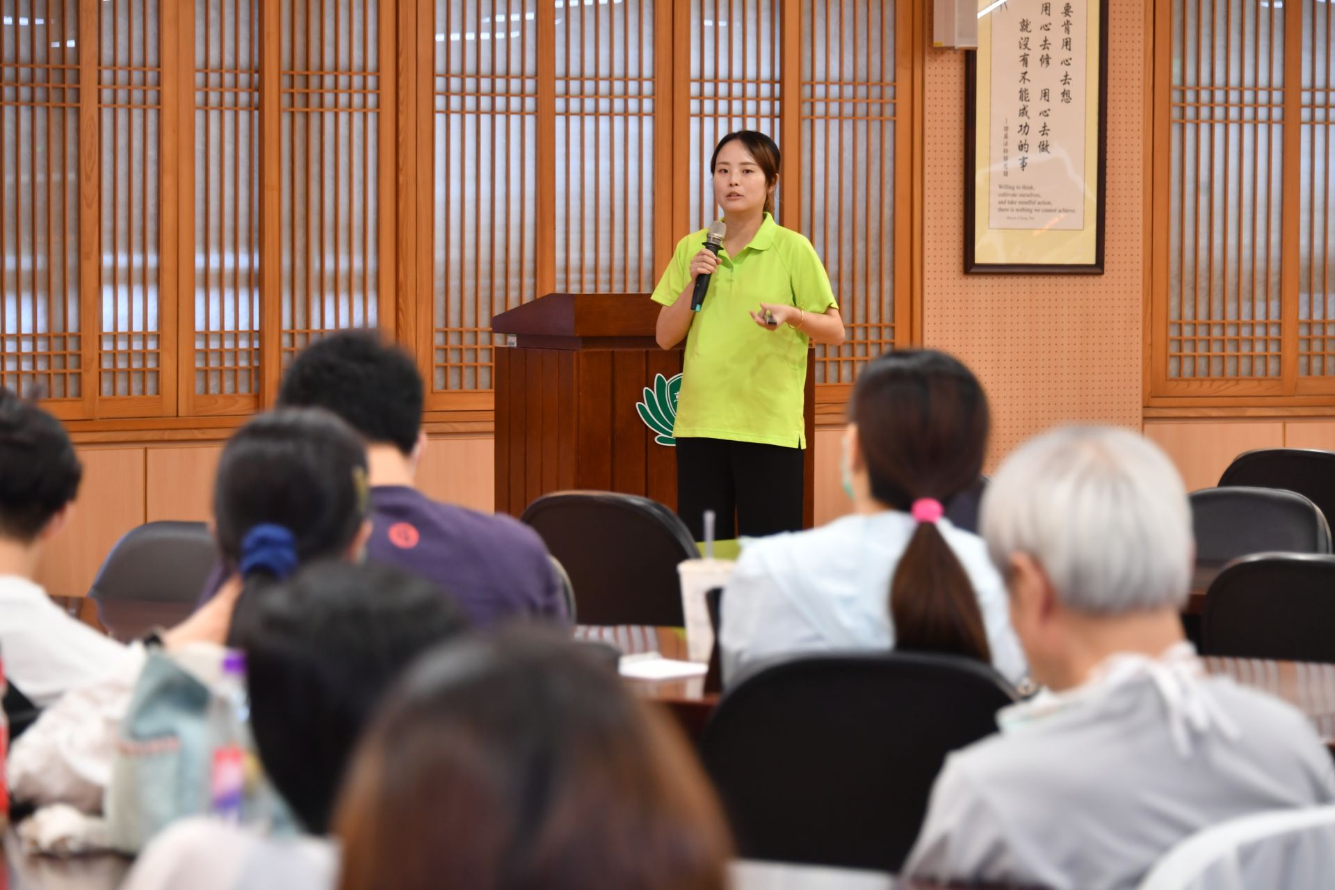 個管師梁芳瑜分享「個管師角色及ERAS介入」。