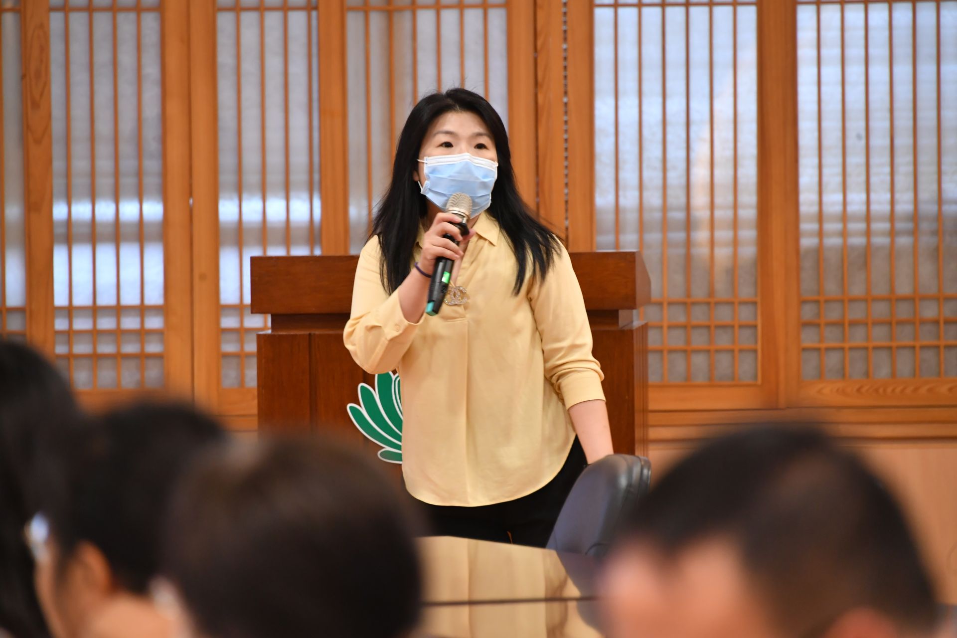 復健醫學部物理治療師徐佳俐分享「物理治療師角色及ERAS介入」。