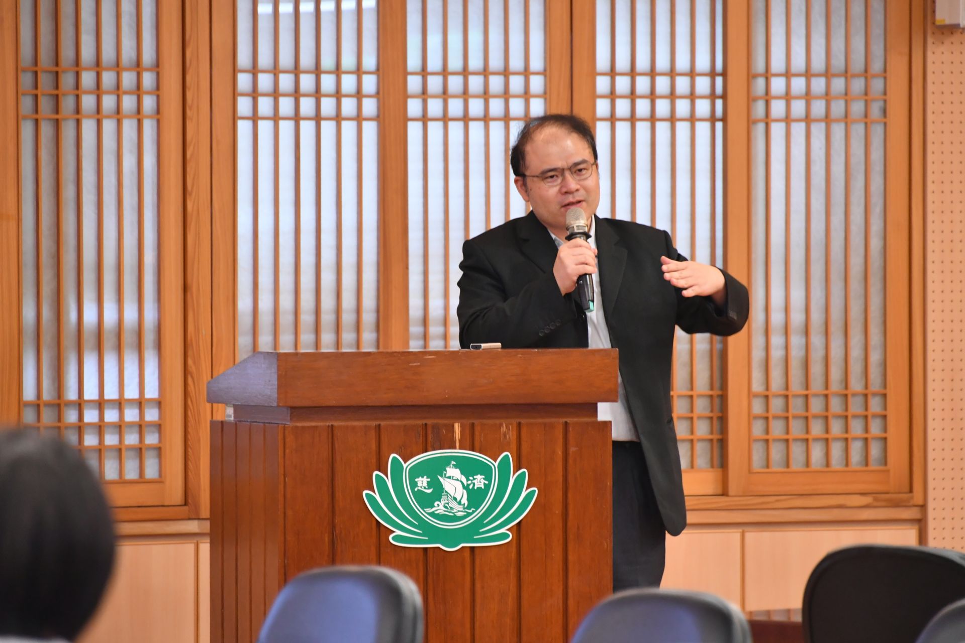 工作坊最後，由台灣ERAS學會理事長郭順文主持「ERAS專案給付關節置換術式共識」，與各院代表交流，花蓮慈濟醫院ERAS推動小組也特別感謝郭李市長這二年來的指導與協助。