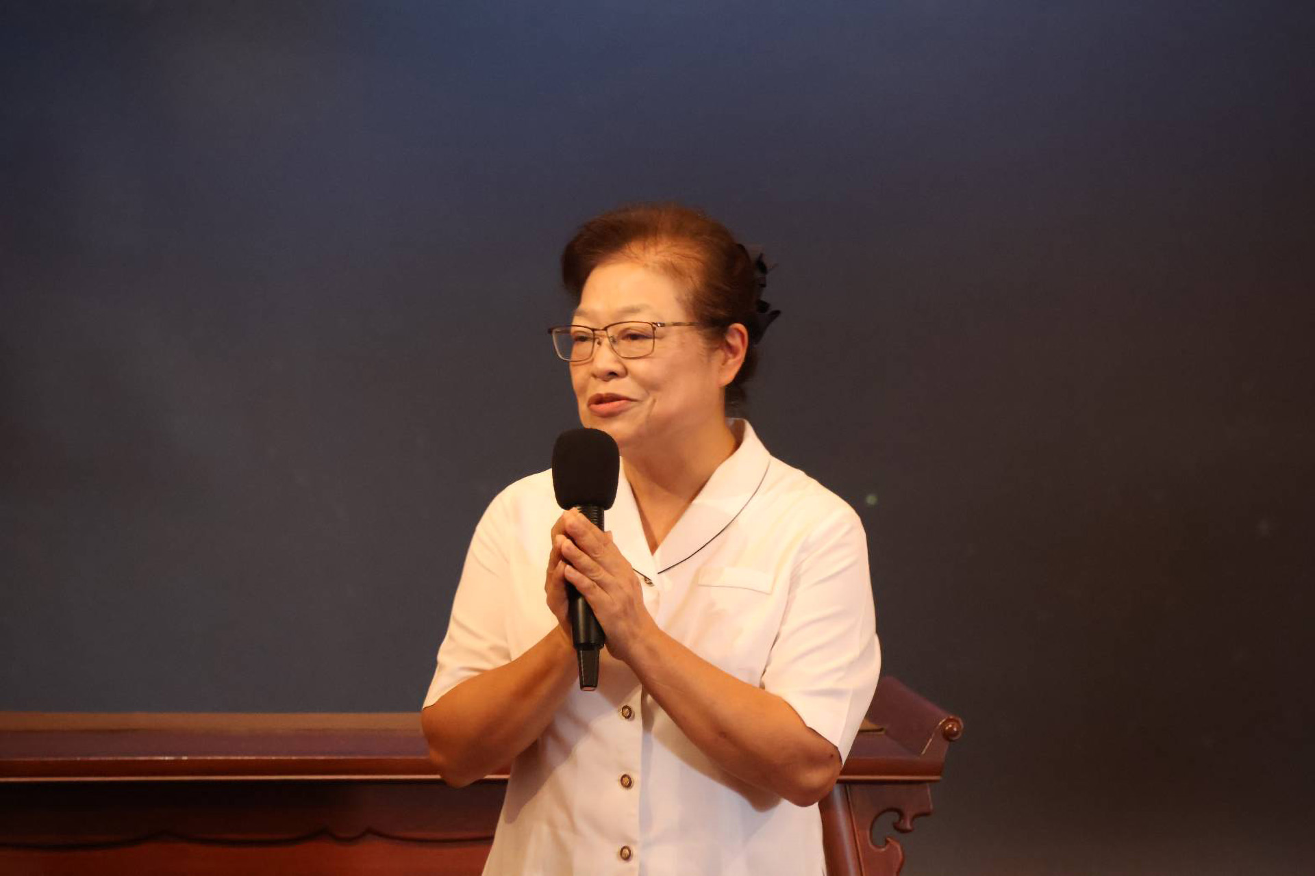 卸任校長李玲惠感念上人三十年前親授「把種子播下去」的囑託