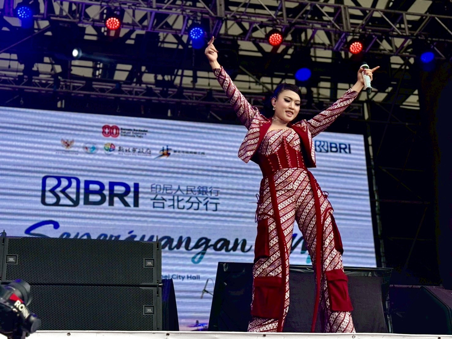 「印尼蔡依林」 Kiki Asiska 以動感舞姿與充滿感染力的歌聲，成功帶動全場觀眾情緒。