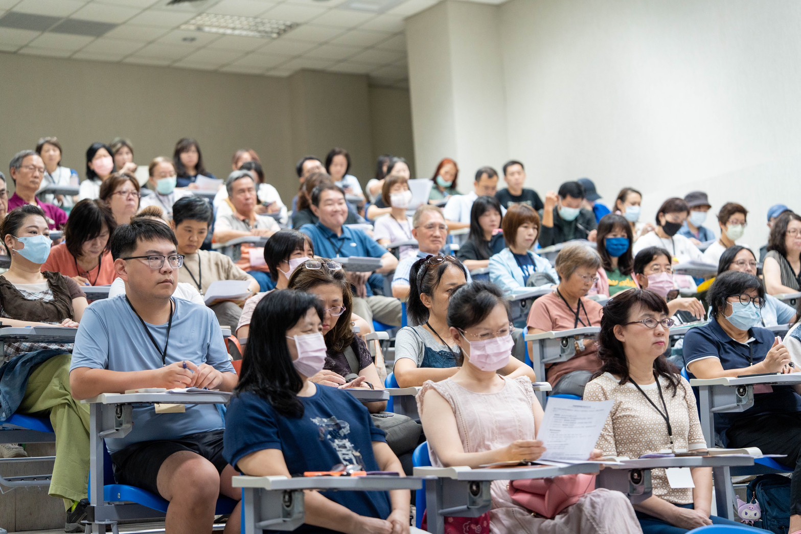 志工夥伴專注參與培訓