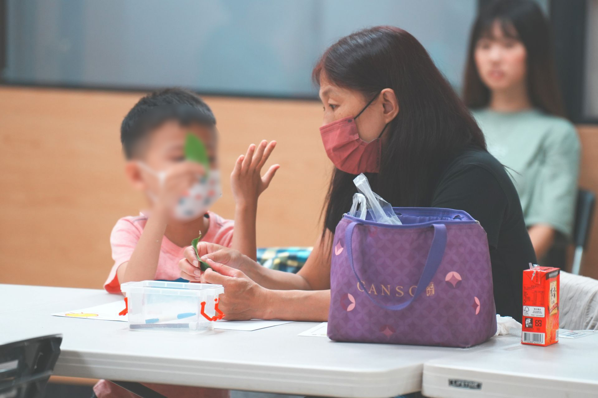 家長與孩子一同參與課程，享受共學時光