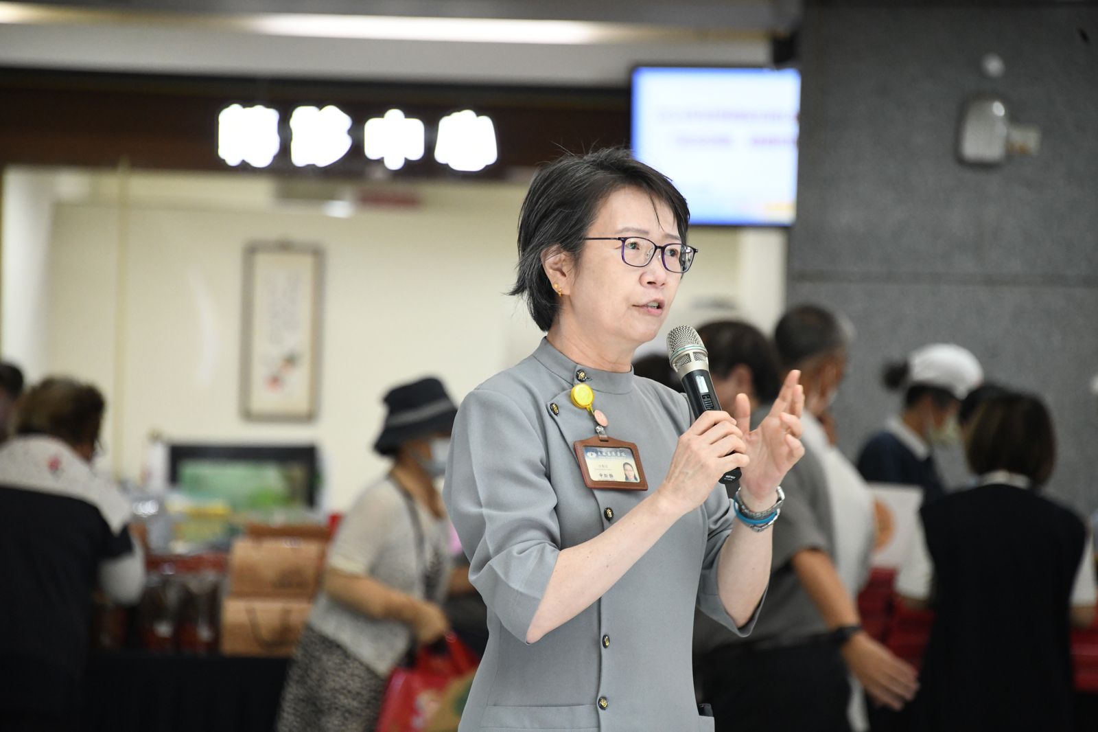 企劃室申斯靜主任鼓勵同仁多參與助人活動， 創造善的循環