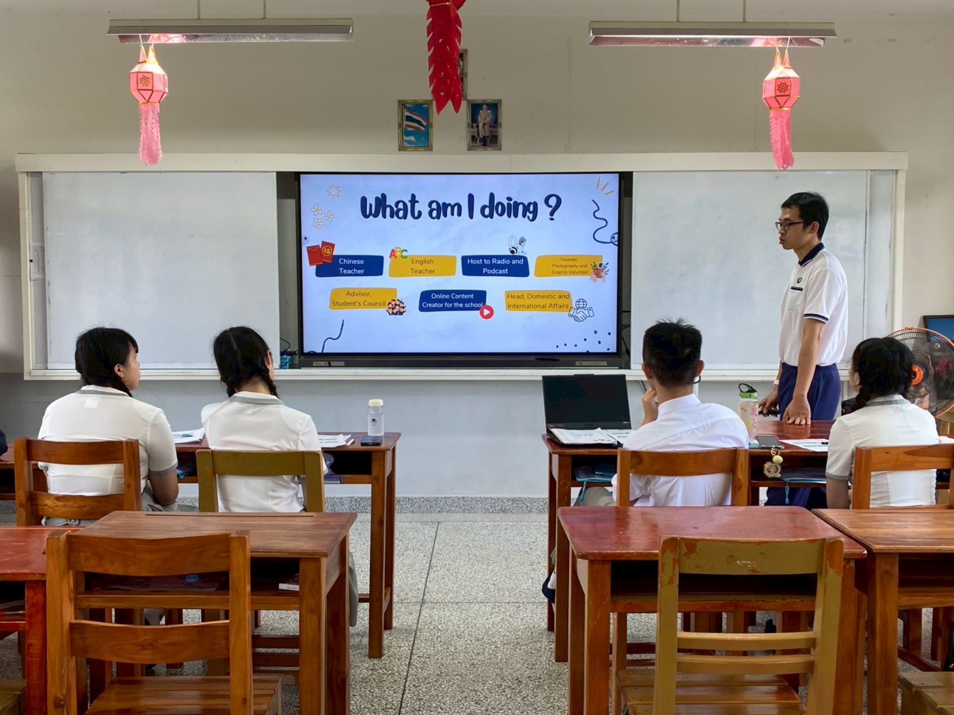 目前任教於清邁慈濟學校的校友劉志達老師與師資生交流