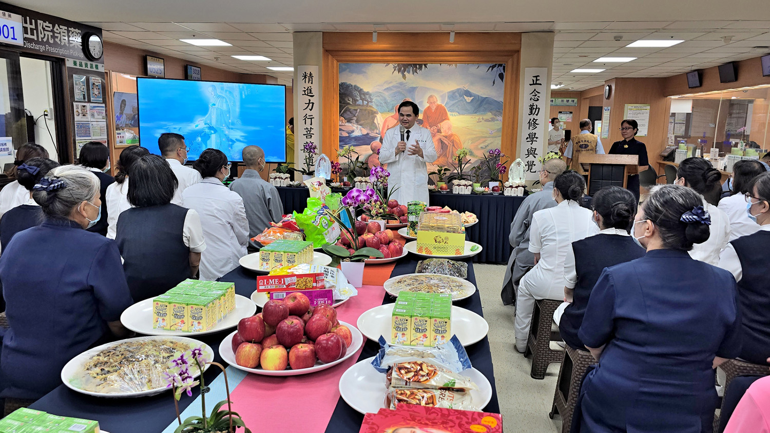 斗六慈濟醫院簡瑞騰院長希望普及七月吉祥月的觀念。