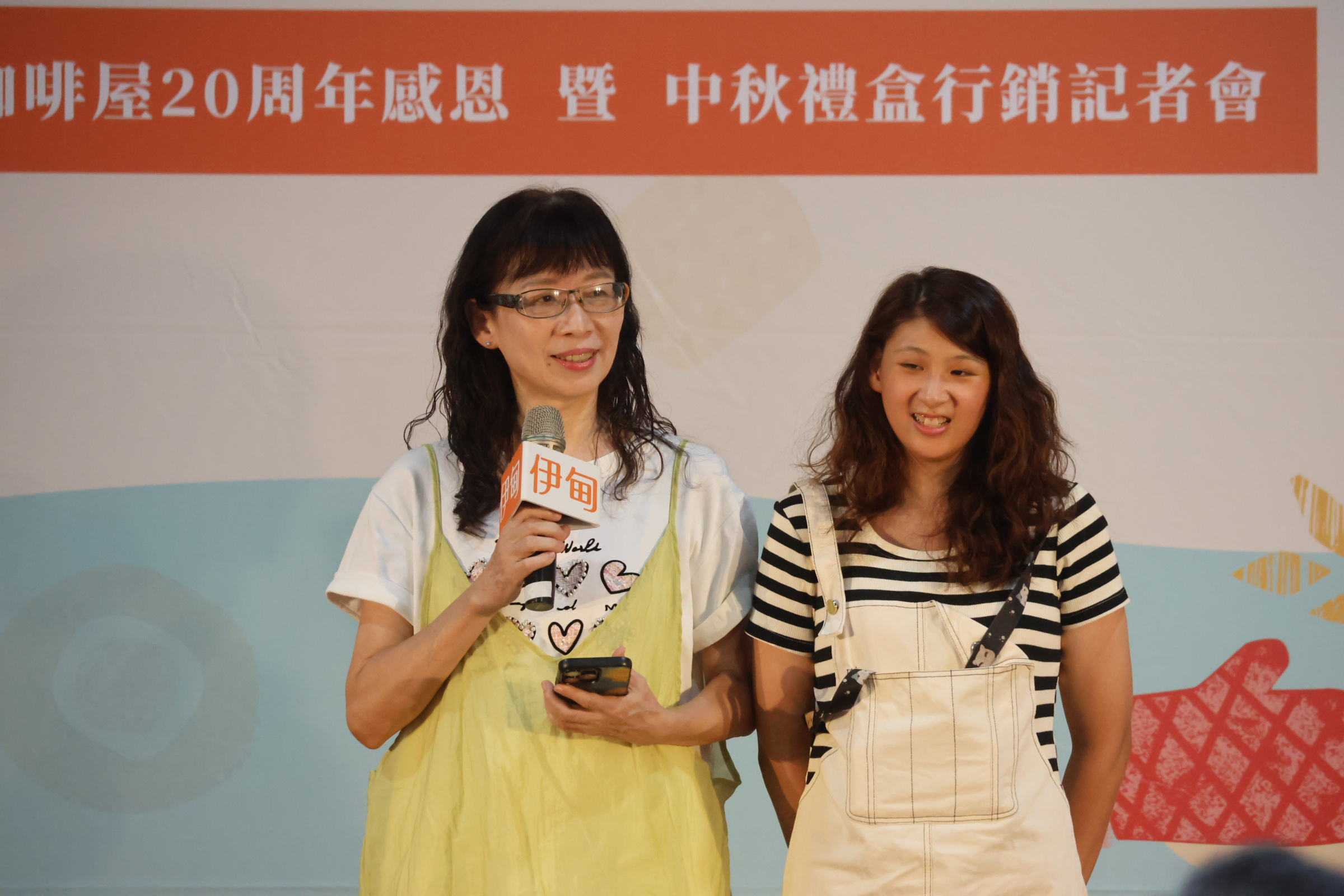 轉銜成功的庇護員工家長邱女士，親臨現場分享孩子成長的心路歷程。