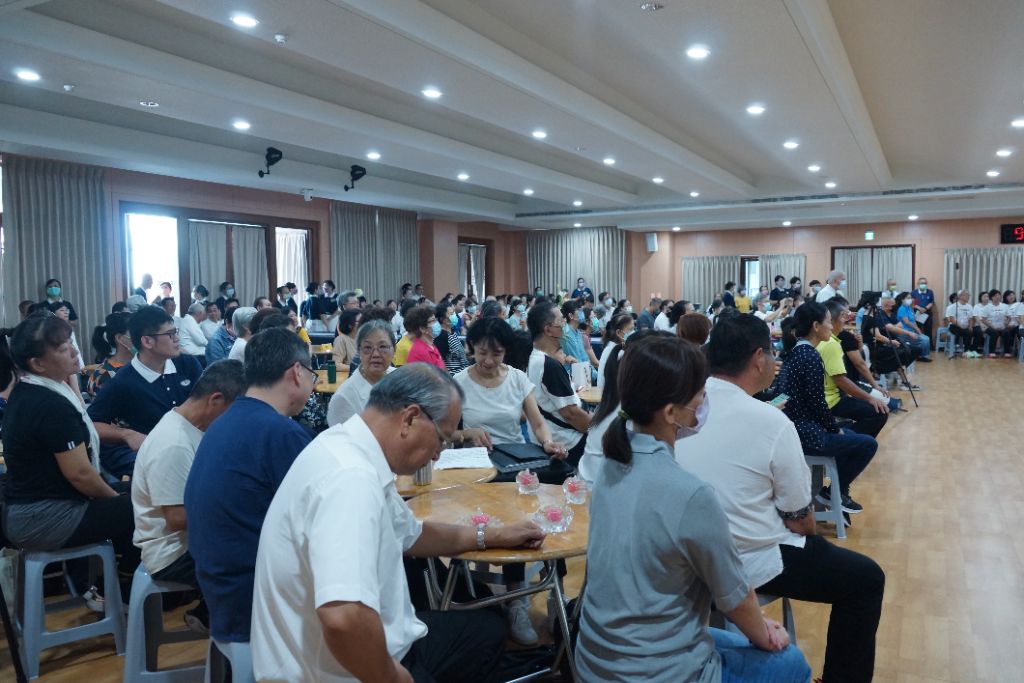 鳳山靜思堂感恩堂內座無虛席。這是鳳山志玄文教中心在鳳山首次舉辦七月吉祥祈福會，多數學員都是第一次參與祈福會。
