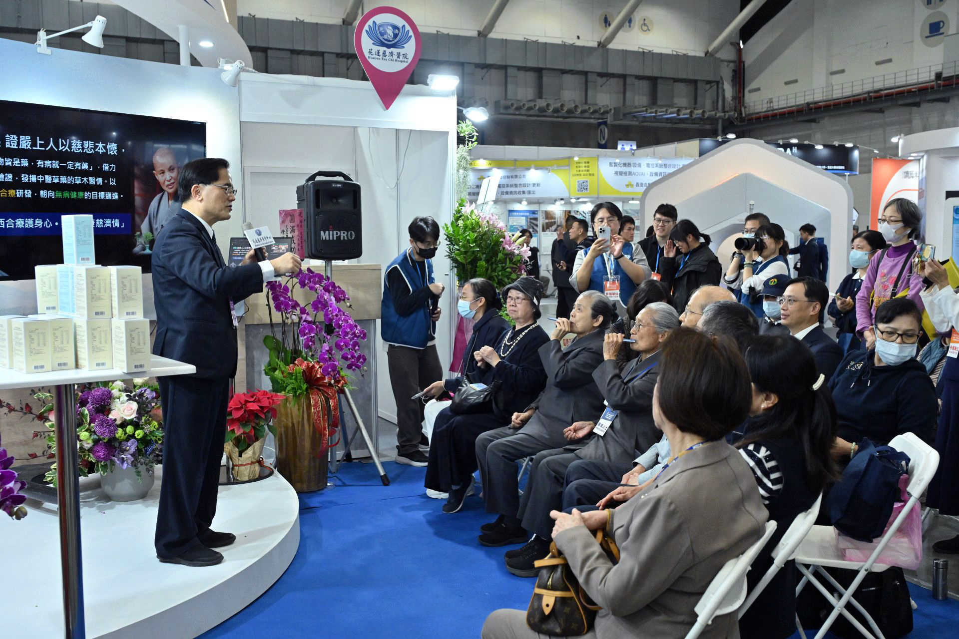 林欣榮分享中西醫精準醫療，也分享創研團隊研究當歸20多年的發現和成果，多次獲國家新創獎。