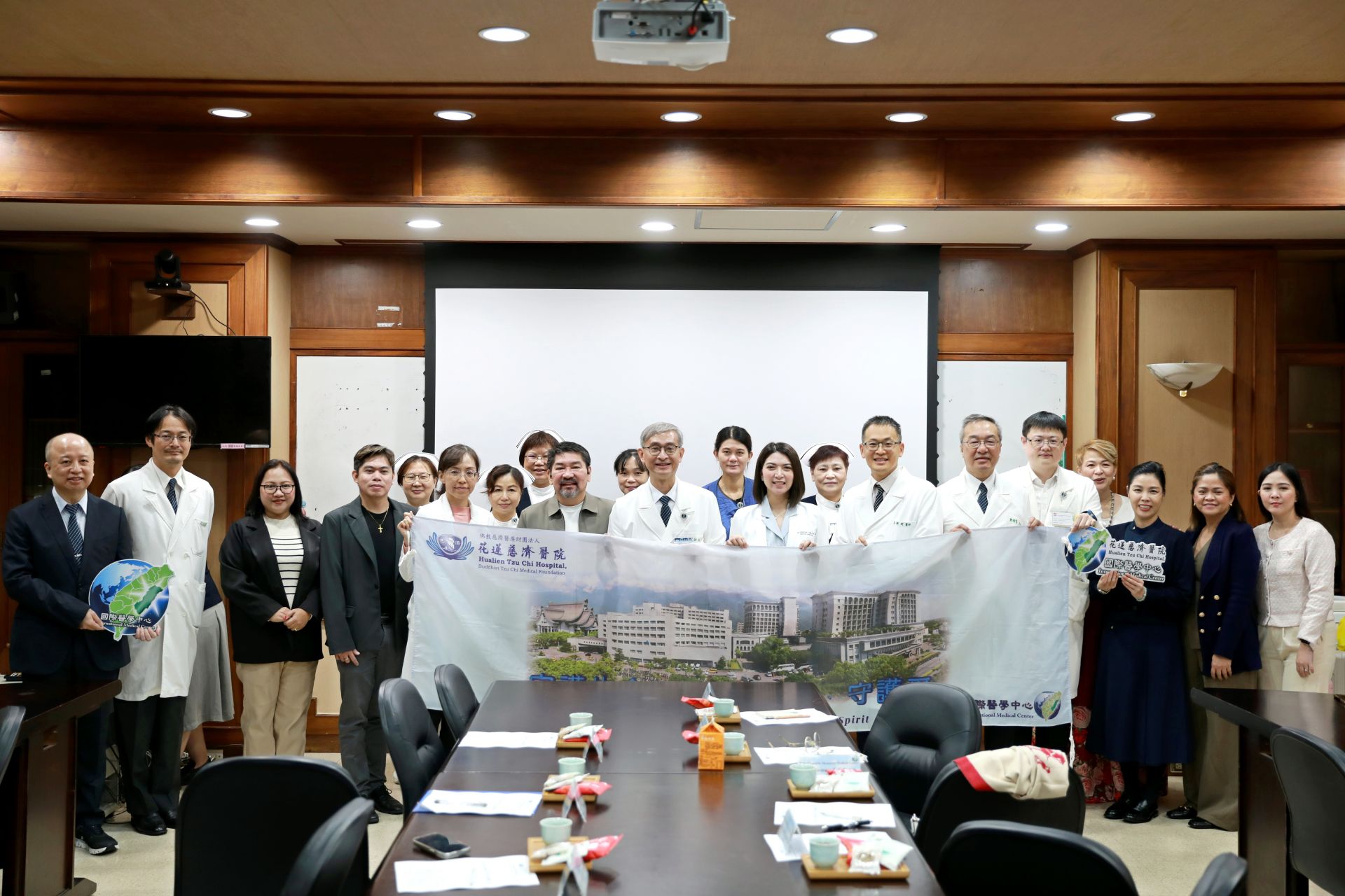 花蓮慈濟醫院承接衛生福利部「新南向衛生醫療合作與產業鏈發展計畫」以來，持續深耕菲律賓醫療合作，近年在菲律賓北部地區建立穩固夥伴關係。