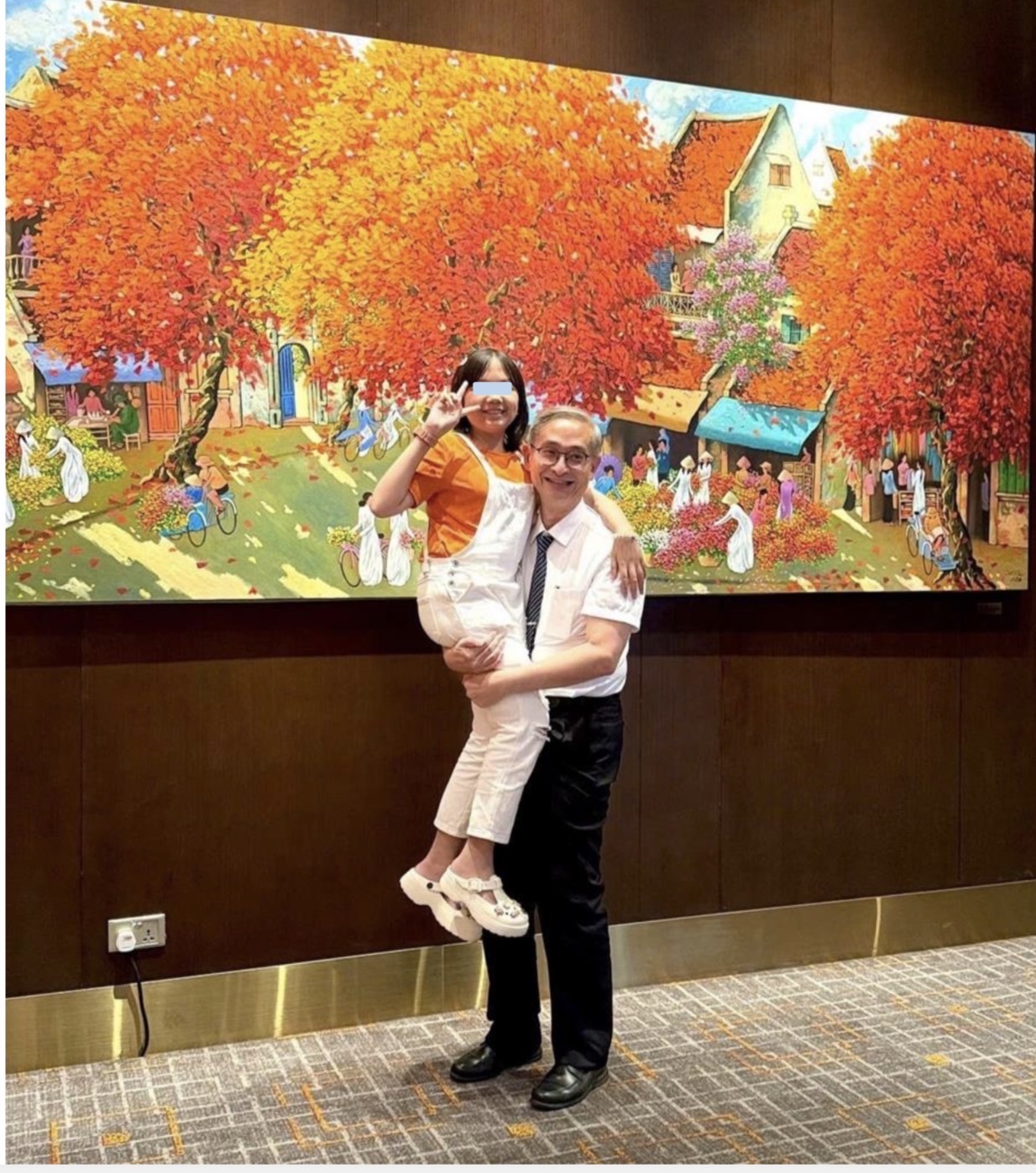 2025年李啟誠醫師到胡志明市再度遇到第一位在臺治療血癌的15歲女孩，已經長高長壯，親眼見證經過漫長的治療後終於能重新綻放笑靨獲得健康的人生，內心感動不已。