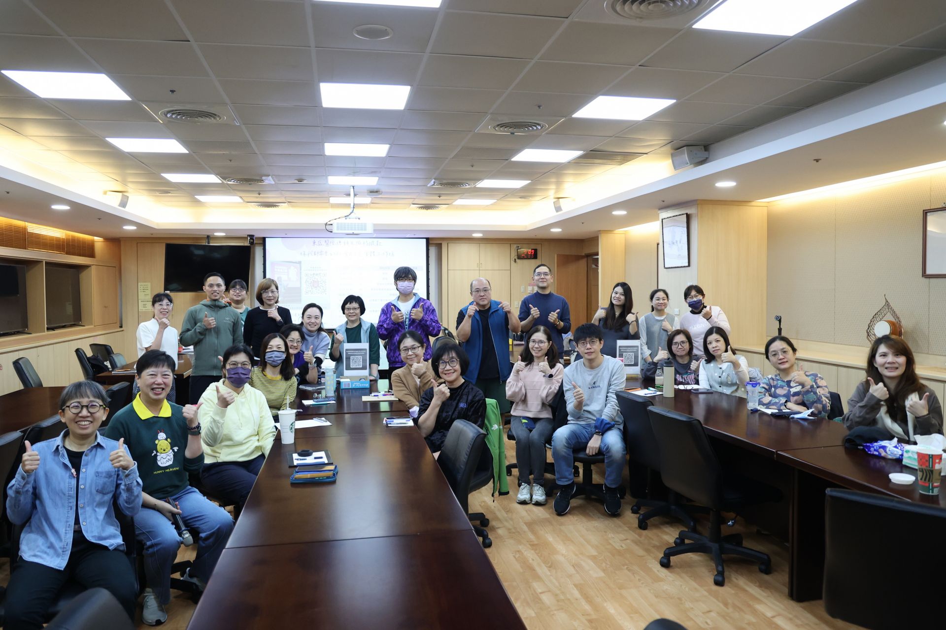 花蓮慈濟醫院在東區醫院總額風險移撥款支持下,向東區各醫療院所推廣社會處方與社會處方箋的觀念,在12月13日舉辦「你我都需要的社會處方箋—實體工作坊」。