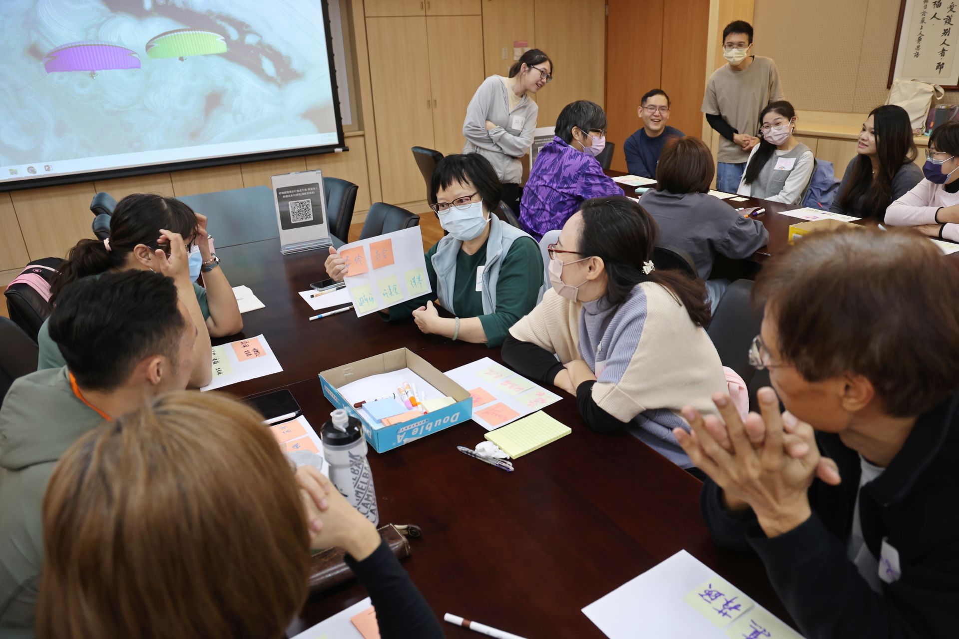 凱特老師指出,社會處方箋的核心精神在於「建立連結」與「理解需求」,將個案連結到合適的支持方案,也是跟一段生命共伴一段路的旅程。