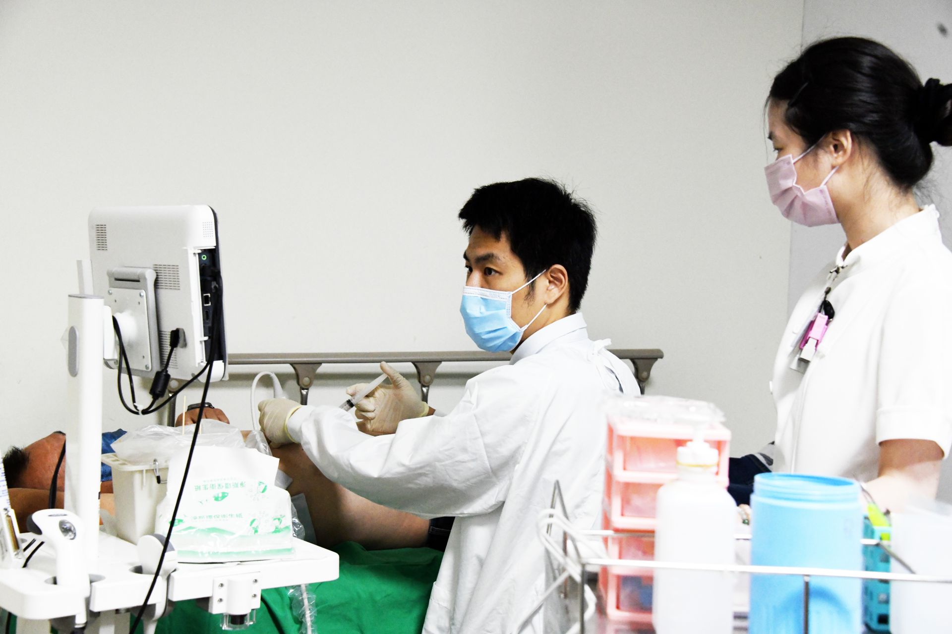 王思讚醫師透過超音波導引的神經阻斷治療病人