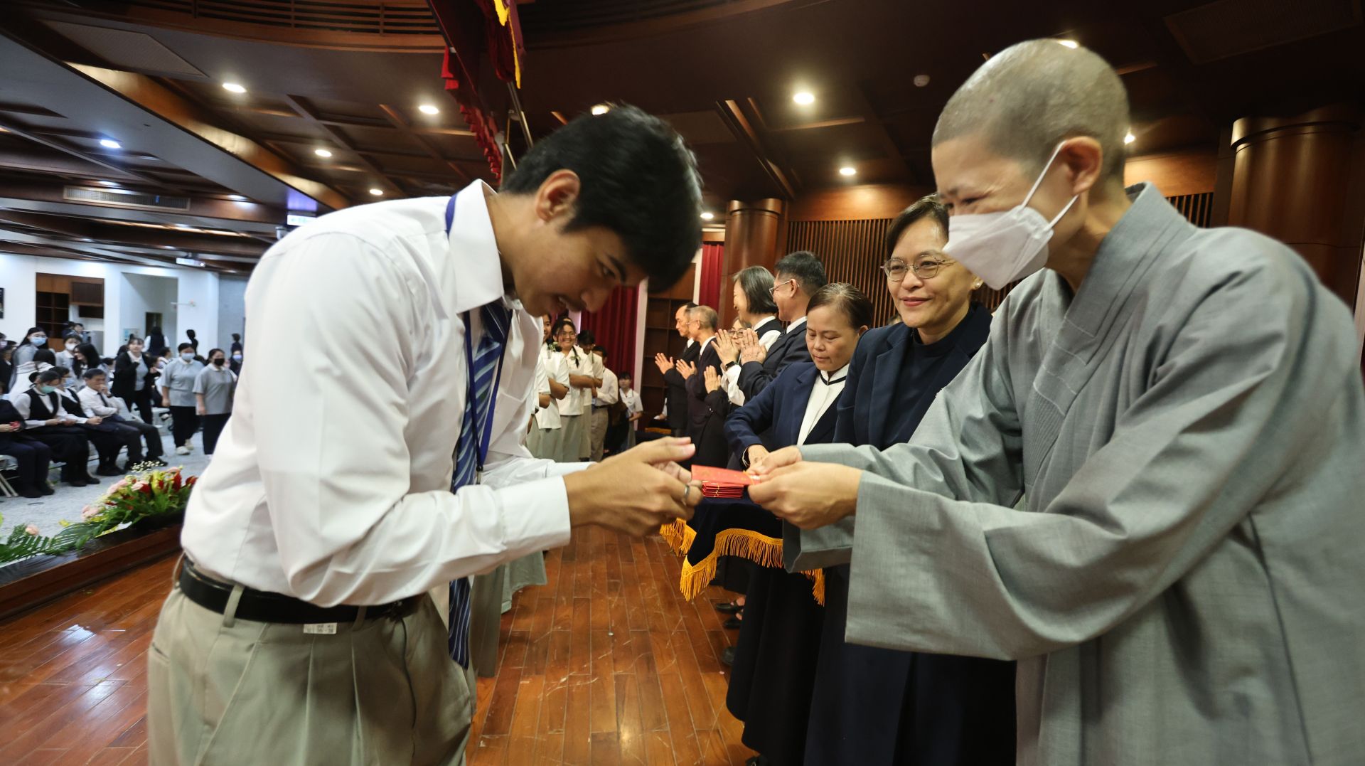 外籍生喜獲人生第一個福慧紅包