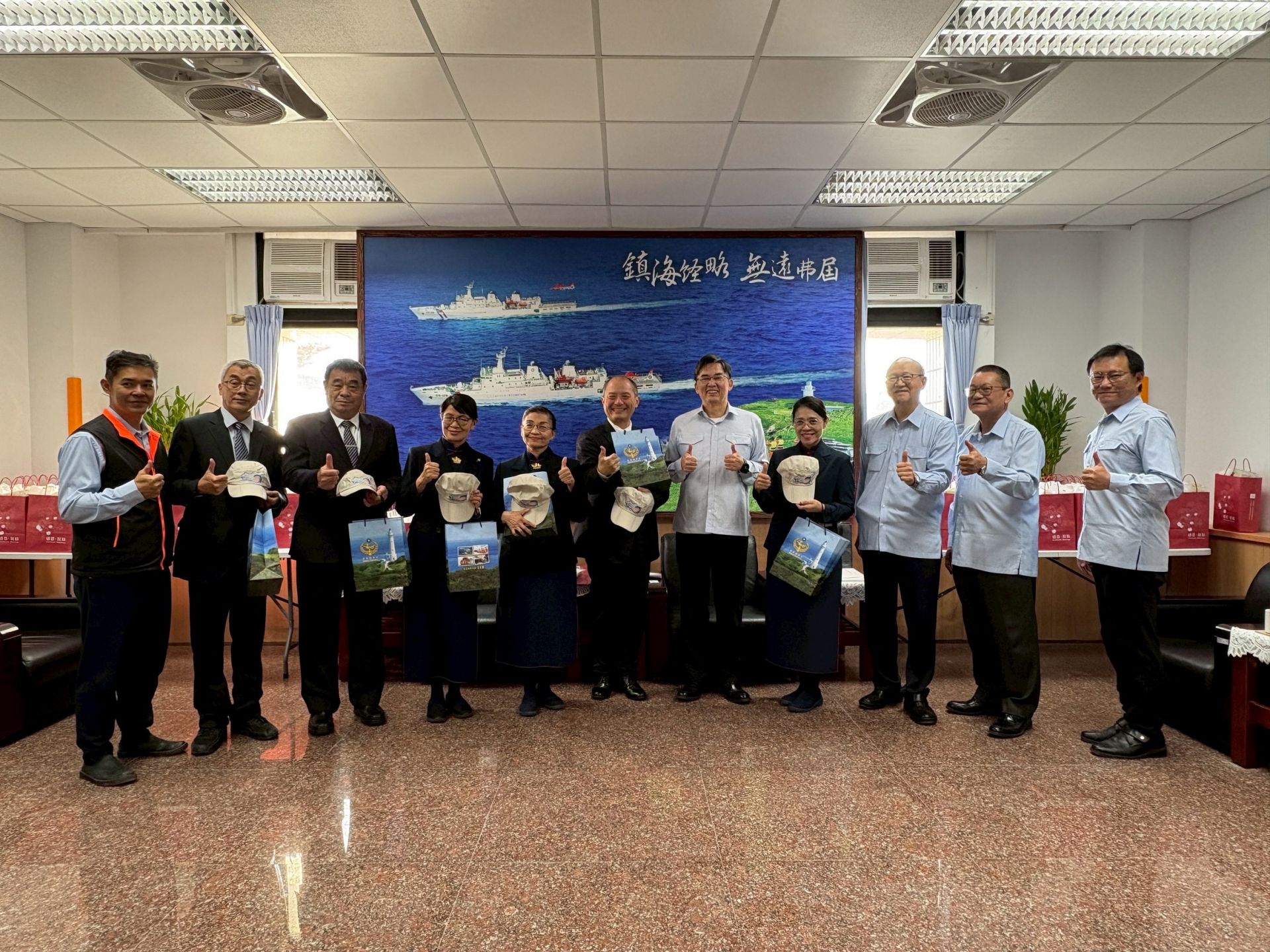 海巡主動投入光復救災 慈濟基金會送暖關懷慰勞