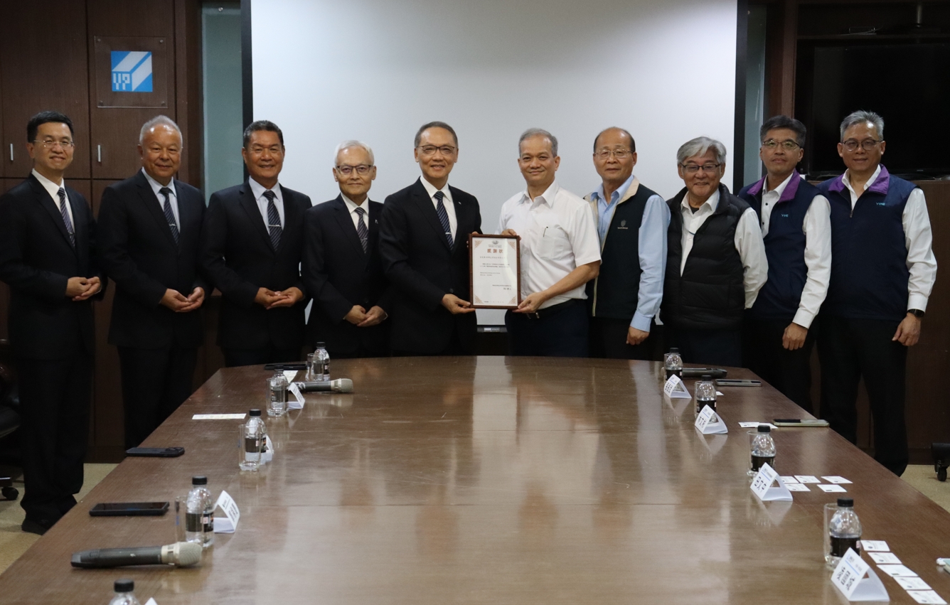 慈濟基金會與燁輝企業12月18日下午在高雄市橋頭區燁輝企業行政大樓舉辦「丹娜絲災後援助行動感恩茶會」。