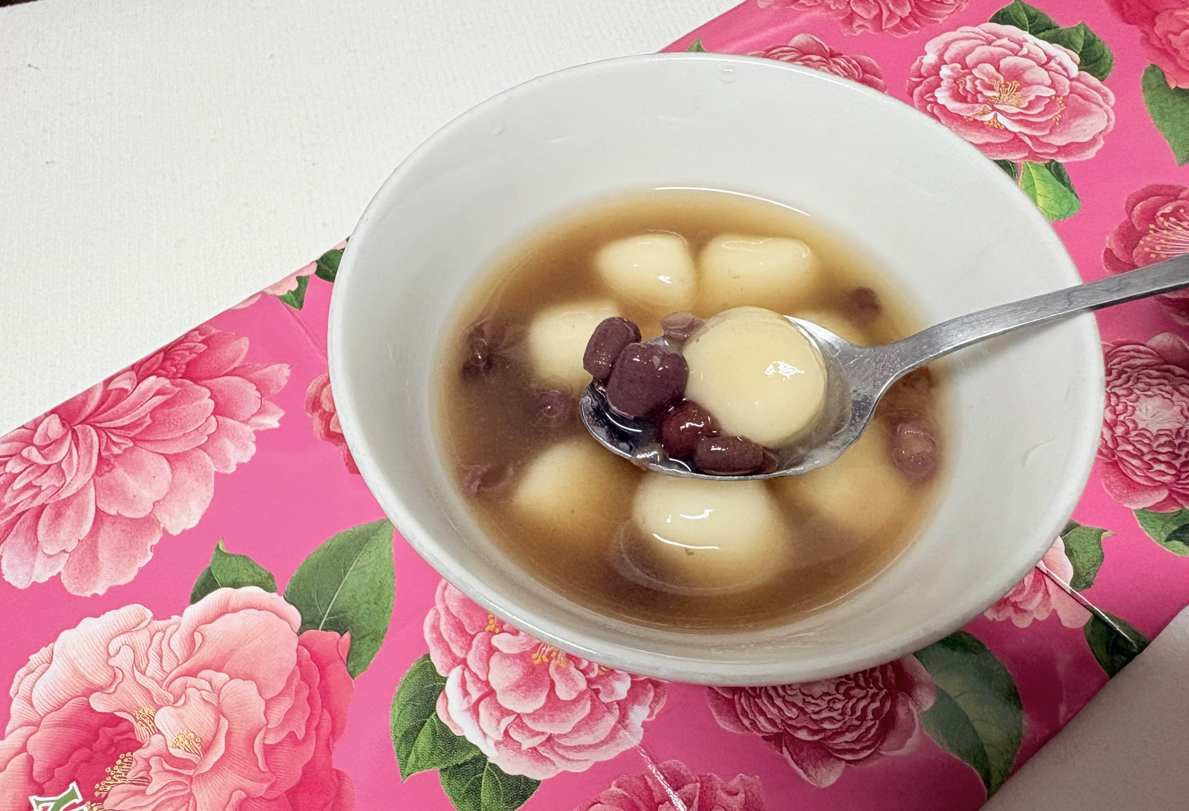 營養師賴思吟提醒，癌症病人治療期間，只要掌握份量、烹調方式與營養搭配原則，冬至湯圓也能吃得安心又不失節慶氣氛。