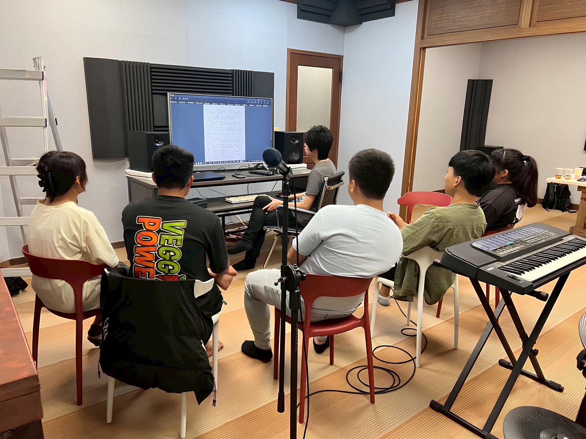 青少年阿歌從學習音樂的過程中，一步步找回生命的希望與力量