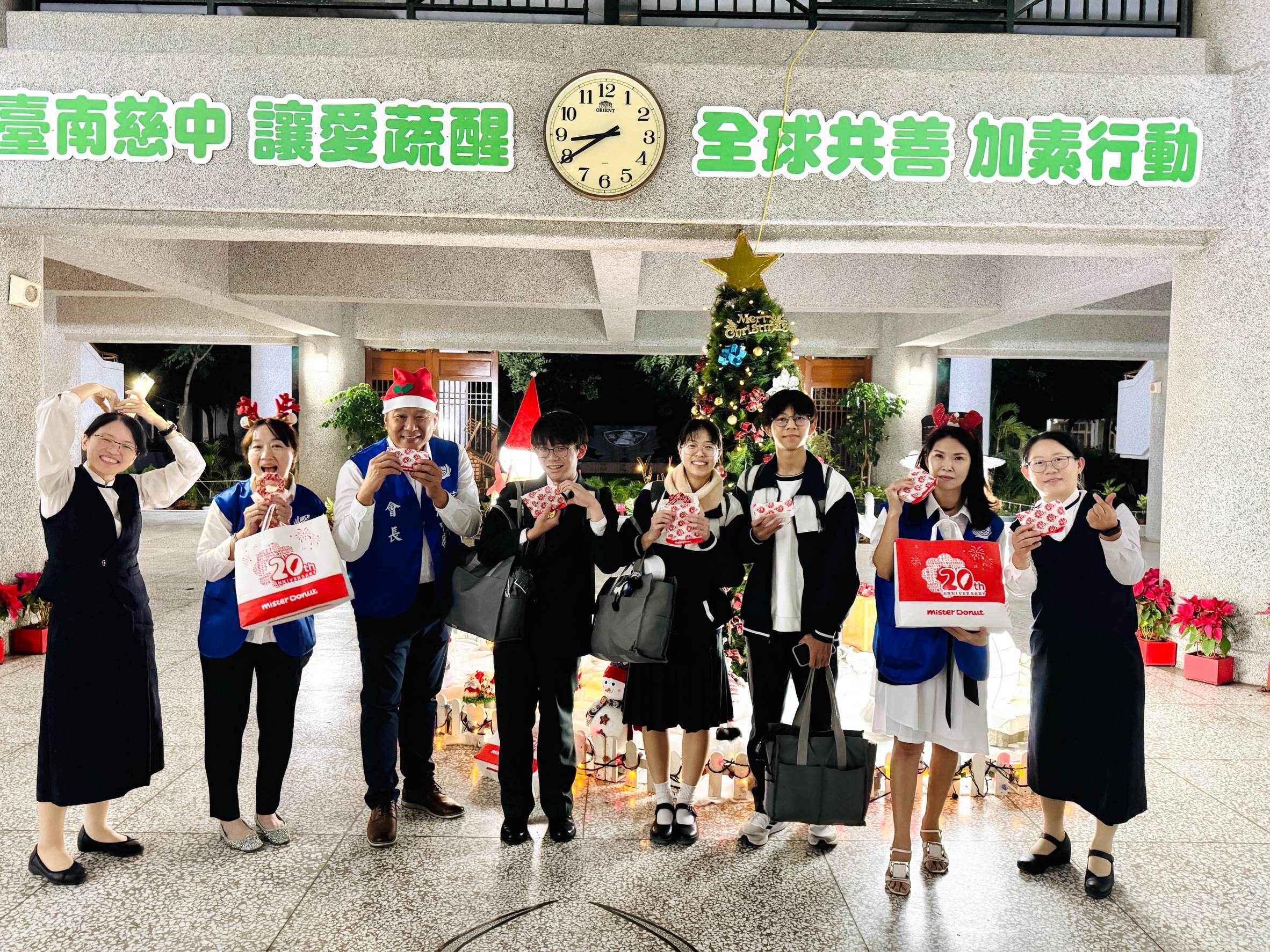 暖意流動的平安夜願人人平安喜樂