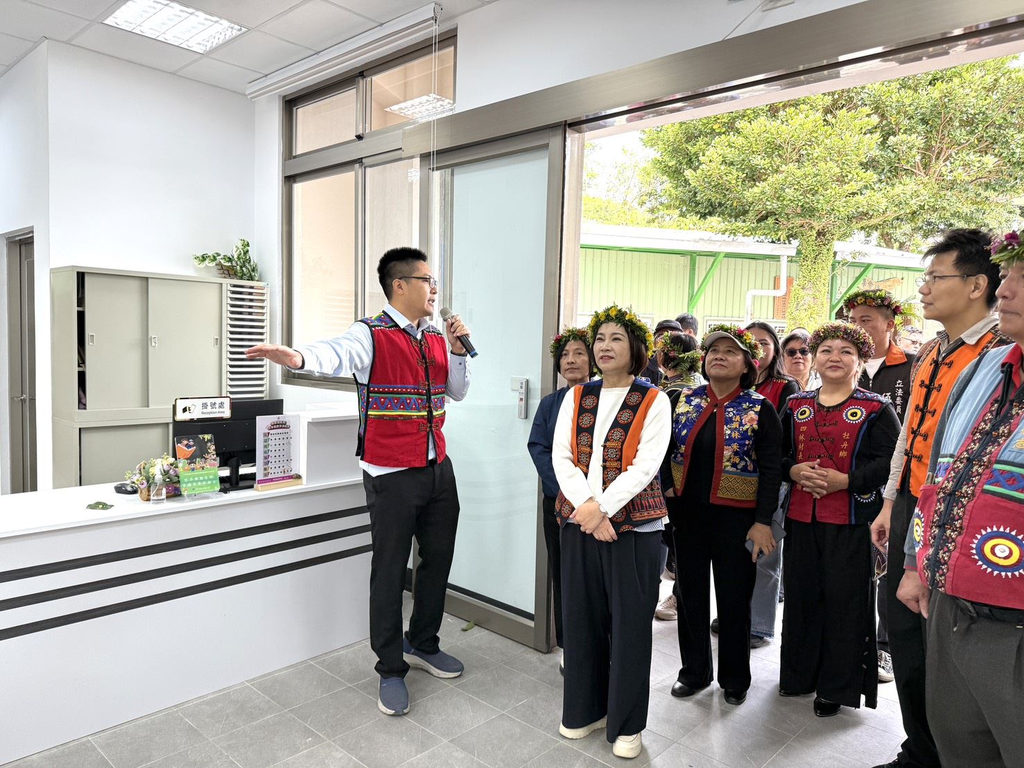 屏東縣周春米縣長巡禮衛生所。