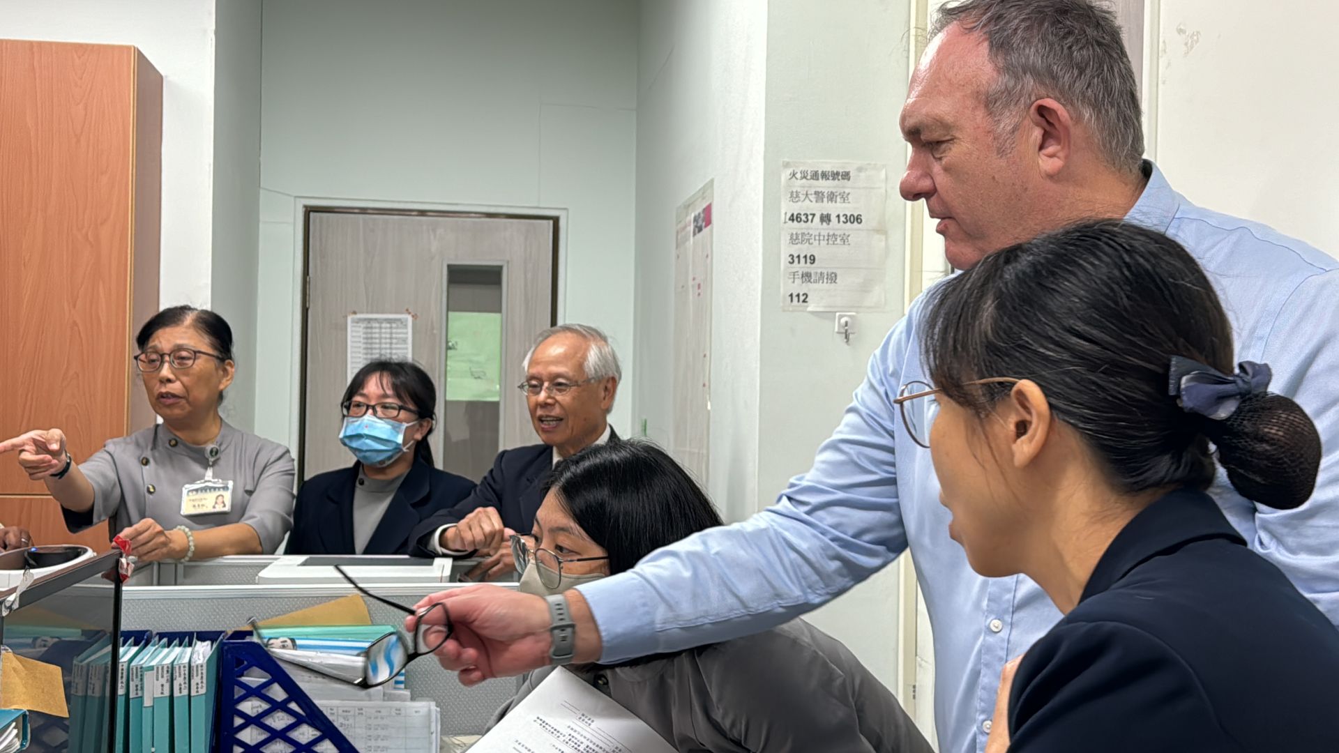 訪視委員審查內容包含召募、捐者諮詢、捐者資料庫維護、申請捐者血樣、配對資料便利、捐贈便利、捐後追蹤等逐一審查。