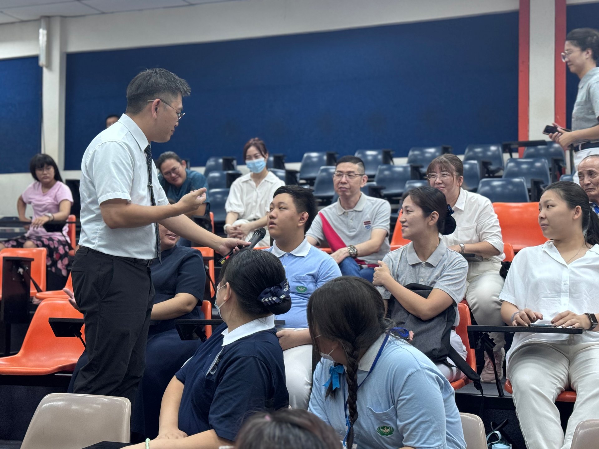 慈大全球事務長郭又銘副教授邀請學生分享學習經歷
