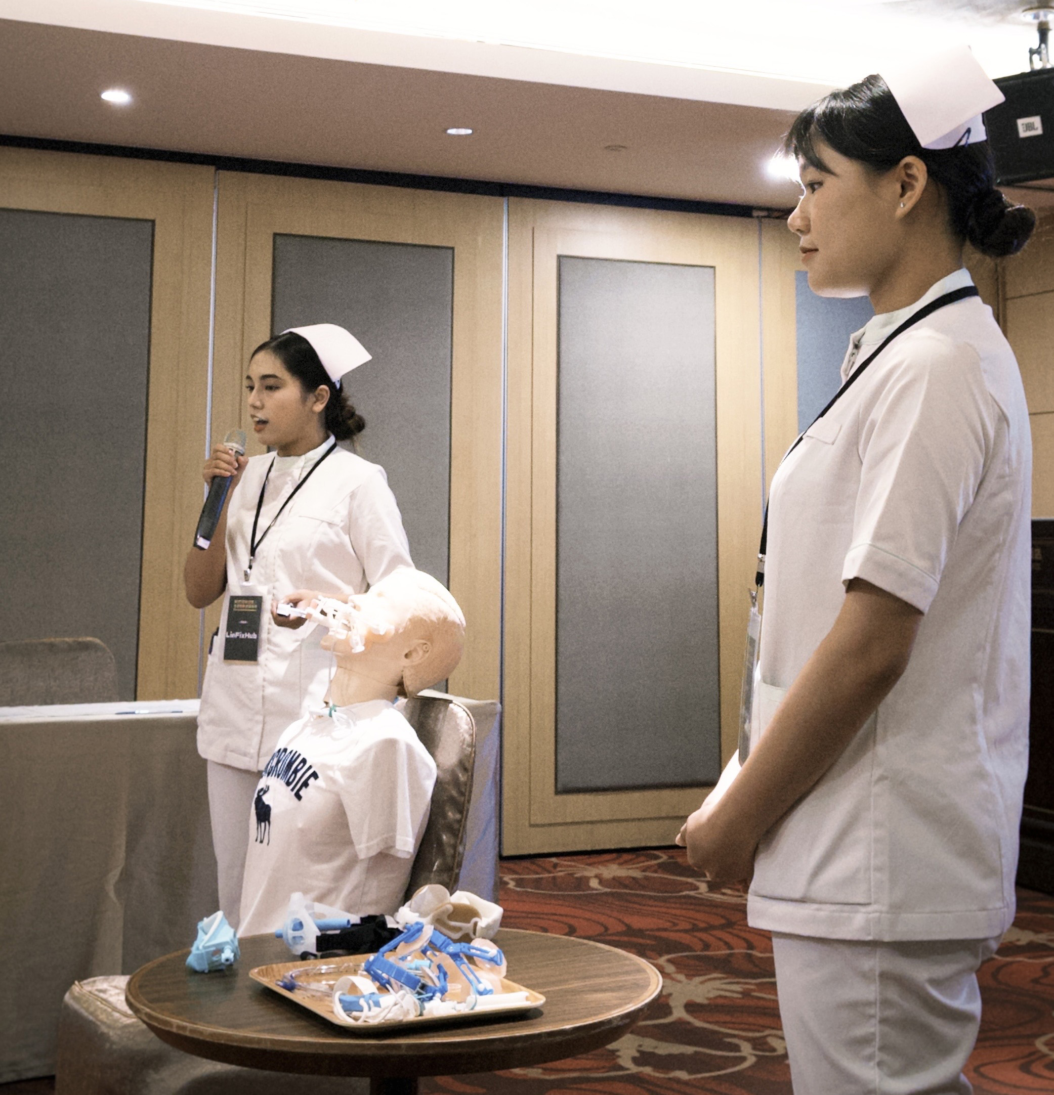 向評審展示裝置與簡報