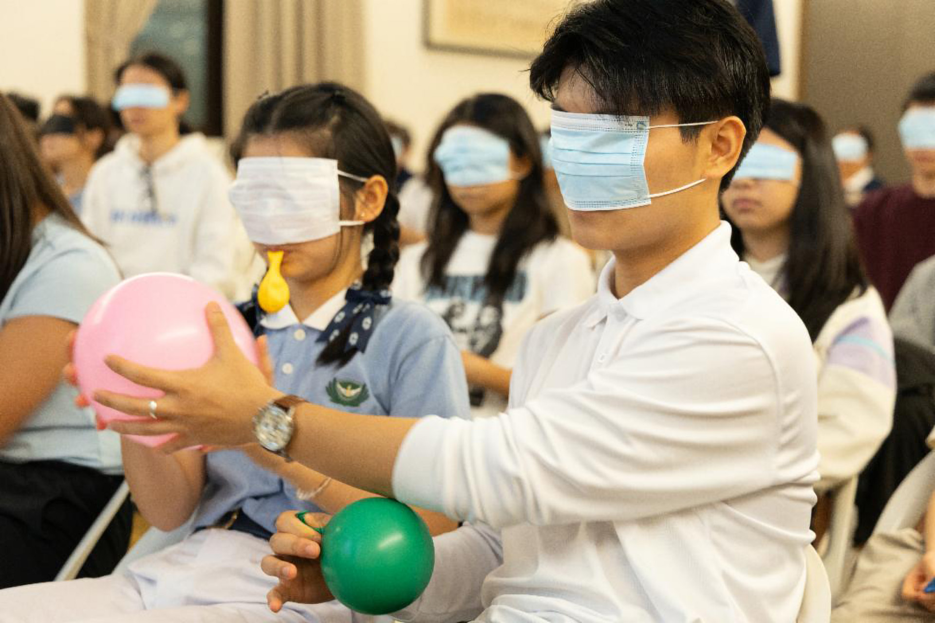 江承峻（右）第一次認真思考：「盲人如何在困境中尋找出路？」