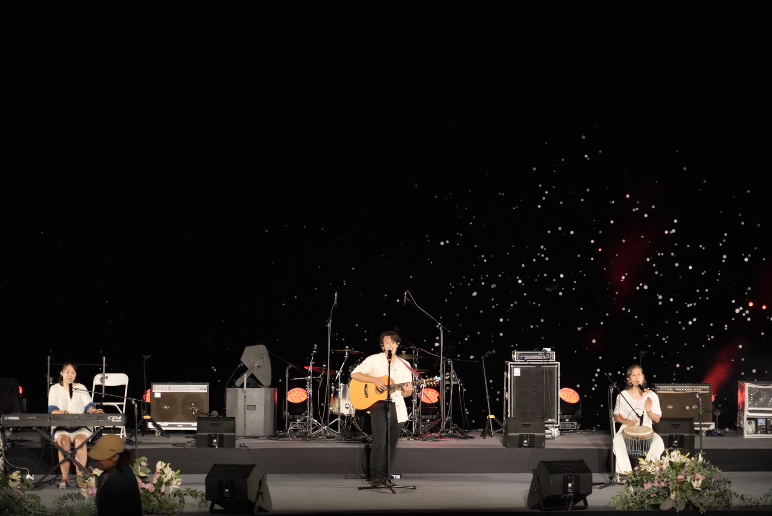 屏東縣牡丹鄉旭海村海祭音樂會「你太白了，去曬黑」演出。