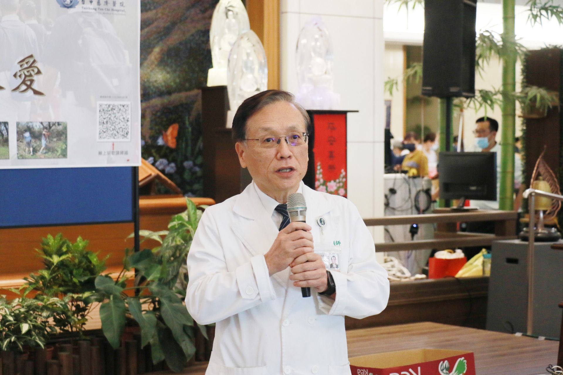 簡守信院長表示，眾人同心協力凝聚愛的力量去克服災難的過程。